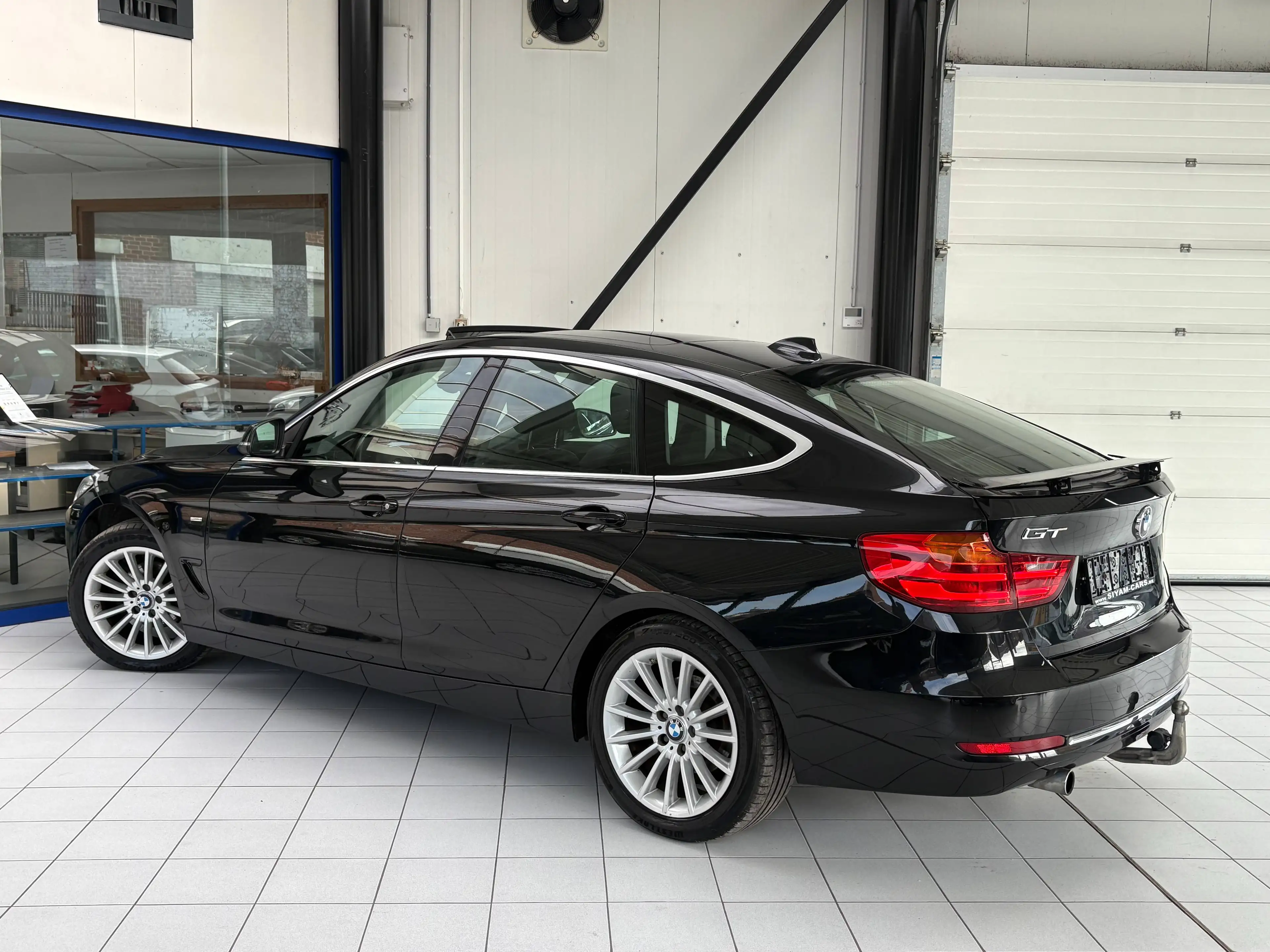 BMW 318 Gran Turismo 318 d *XENON * CUIR * TOIT * GPS * CAMERA * EURO 6 * — photo 3