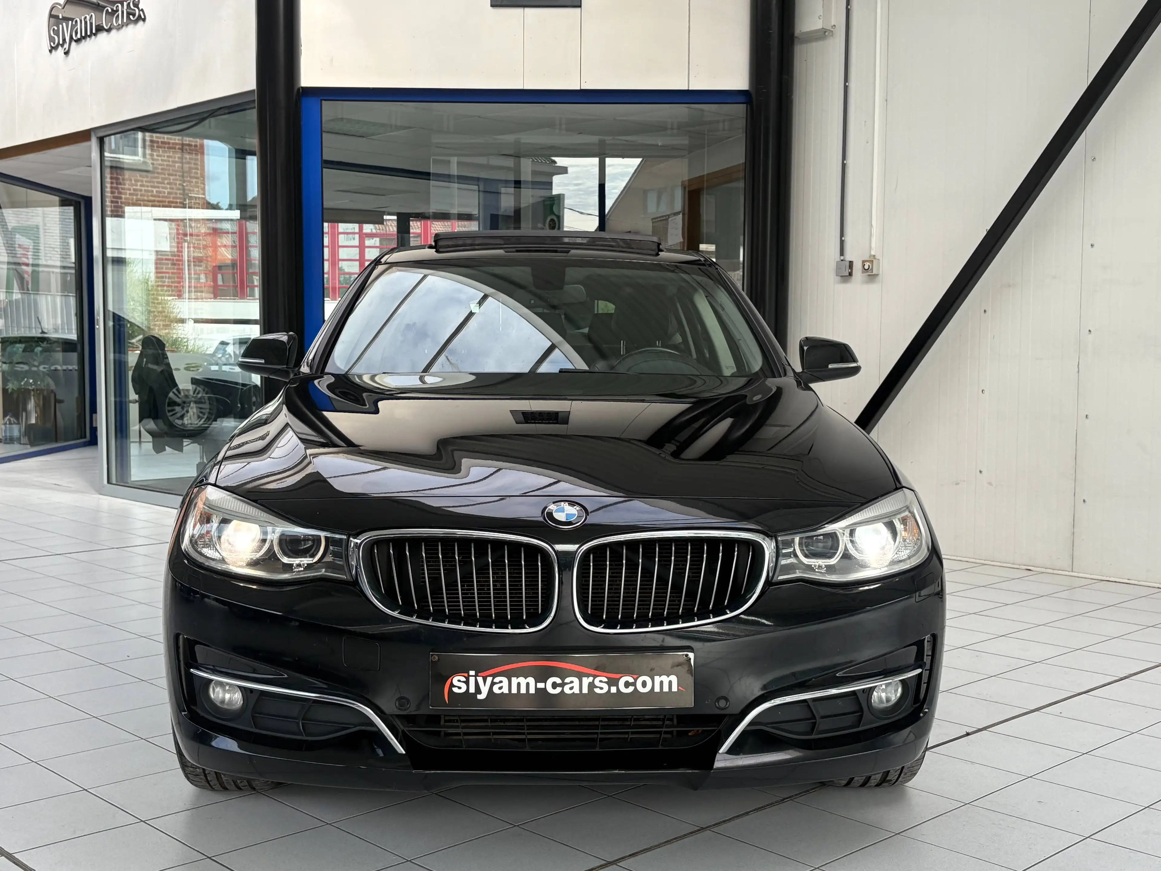 BMW 318 Gran Turismo 318 d *XENON * CUIR * TOIT * GPS * CAMERA * EURO 6 * — photo 8