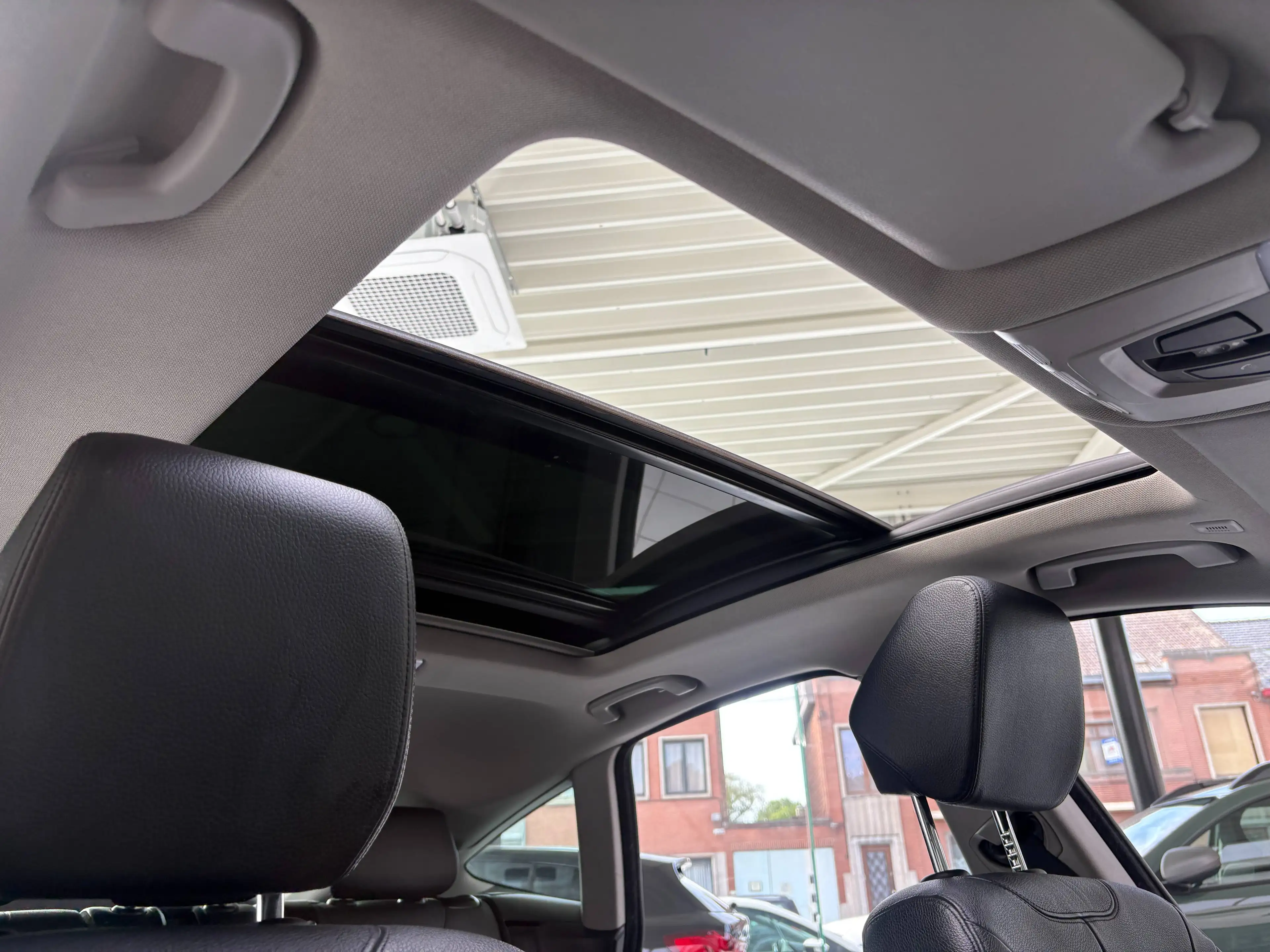 BMW 318 Gran Turismo 318 d *XENON * CUIR * TOIT * GPS * CAMERA * EURO 6 * — photo 13