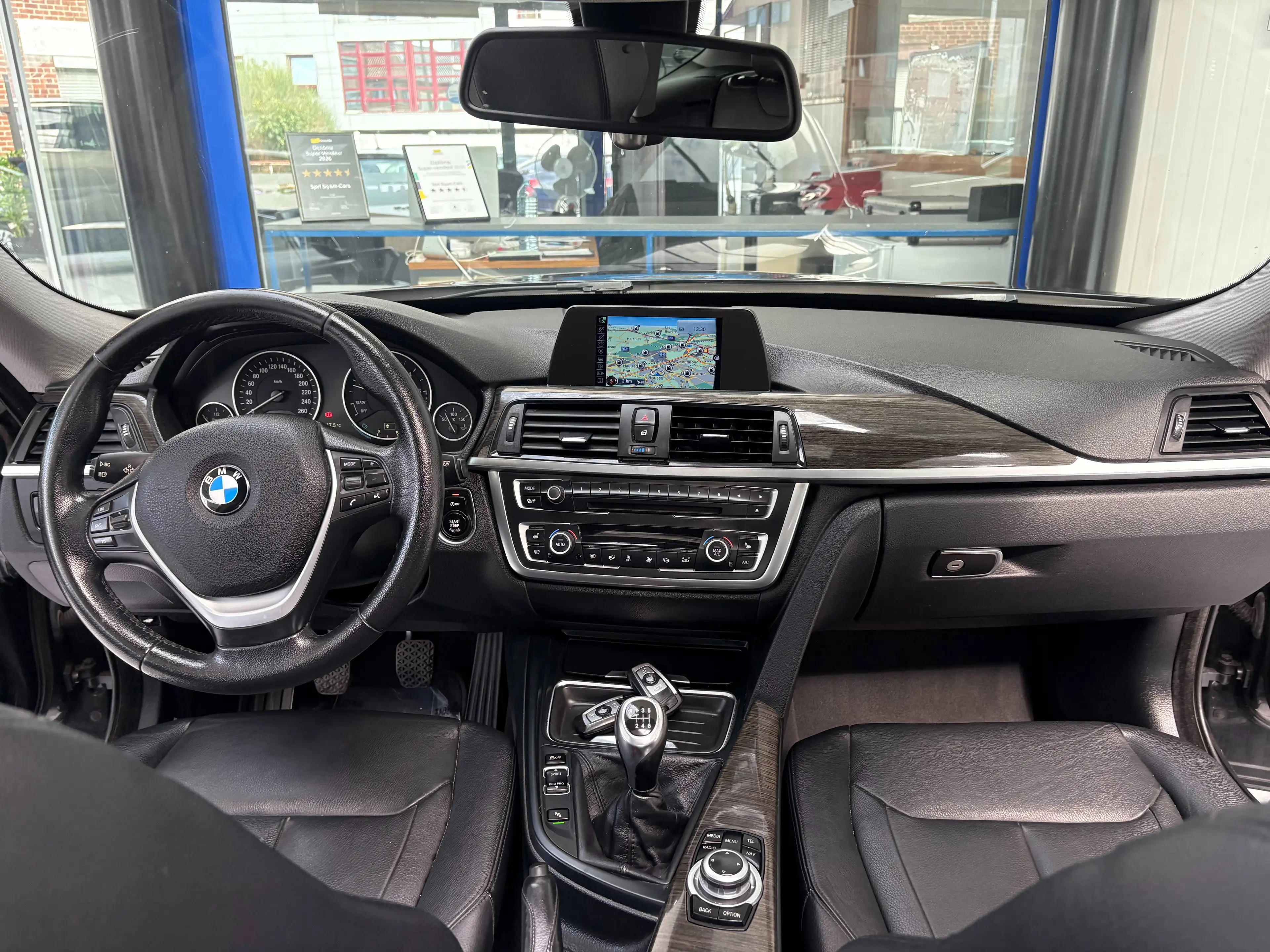 BMW 318 Gran Turismo 318 d *XENON * CUIR * TOIT * GPS * CAMERA * EURO 6 * — photo 11