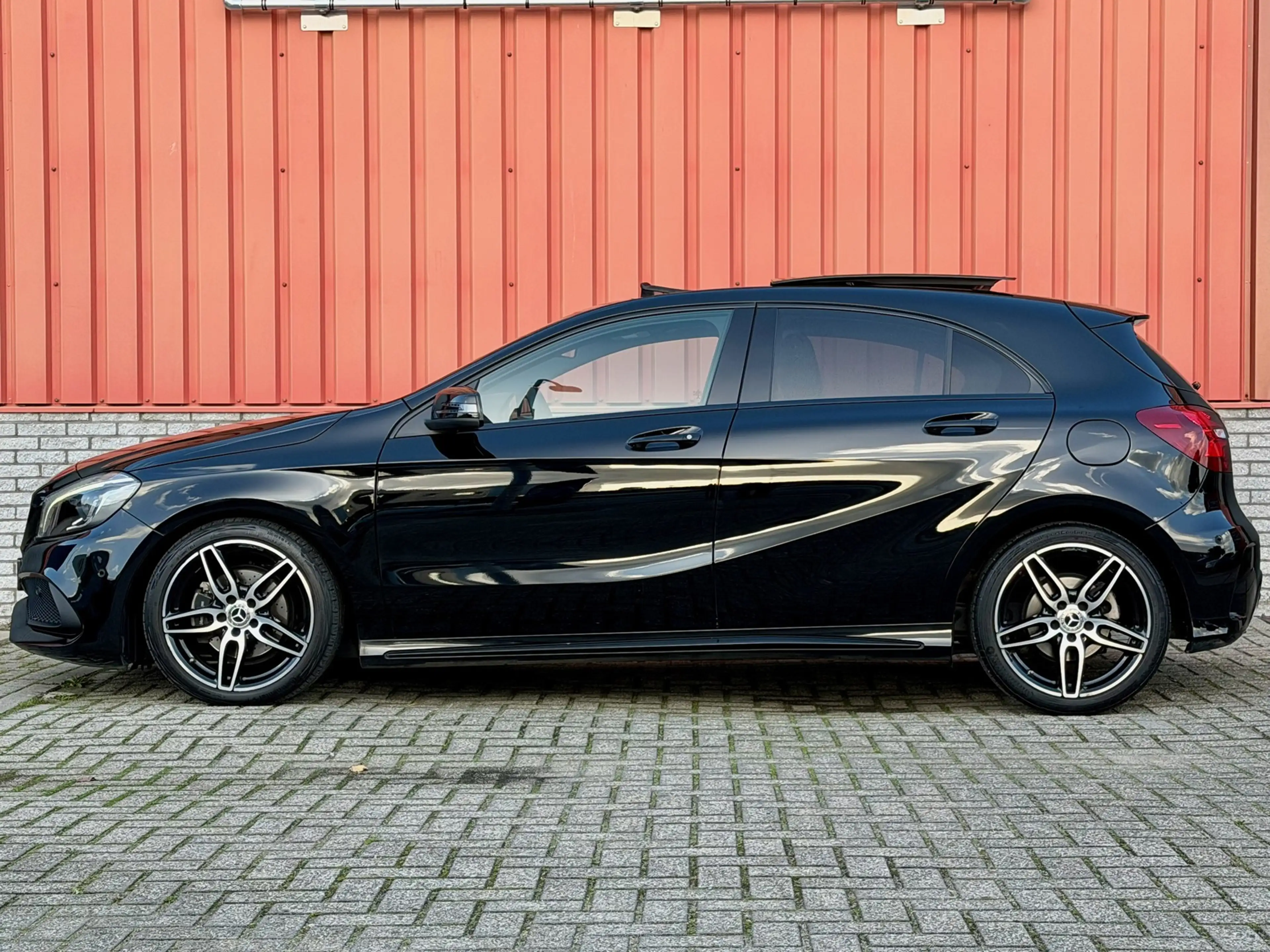 Mercedes-Benz A 160 AMG Pano Night Camera Climate 18" — photo 7