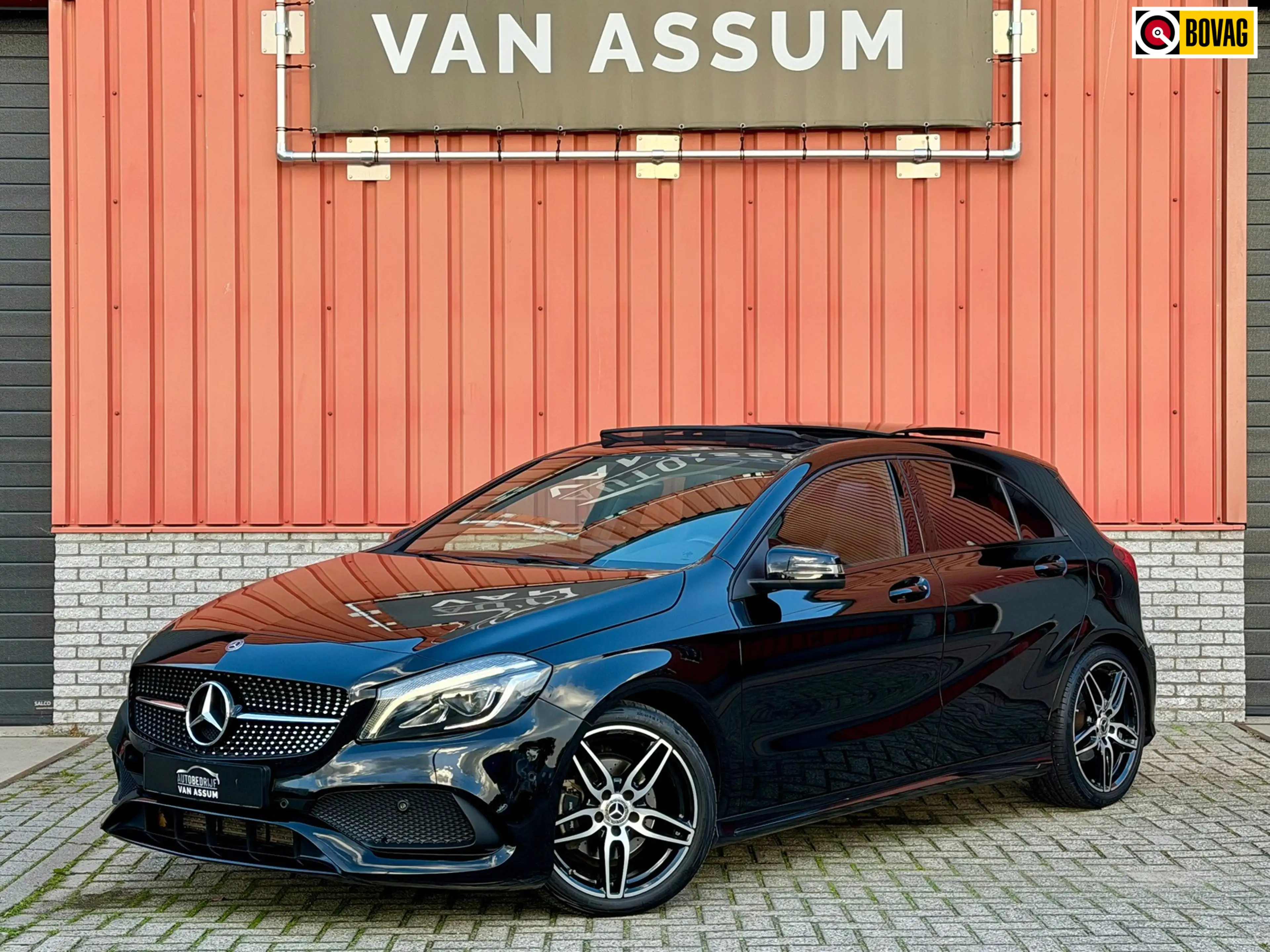 Mercedes-Benz A 160 AMG Pano Night Camera Climate 18"