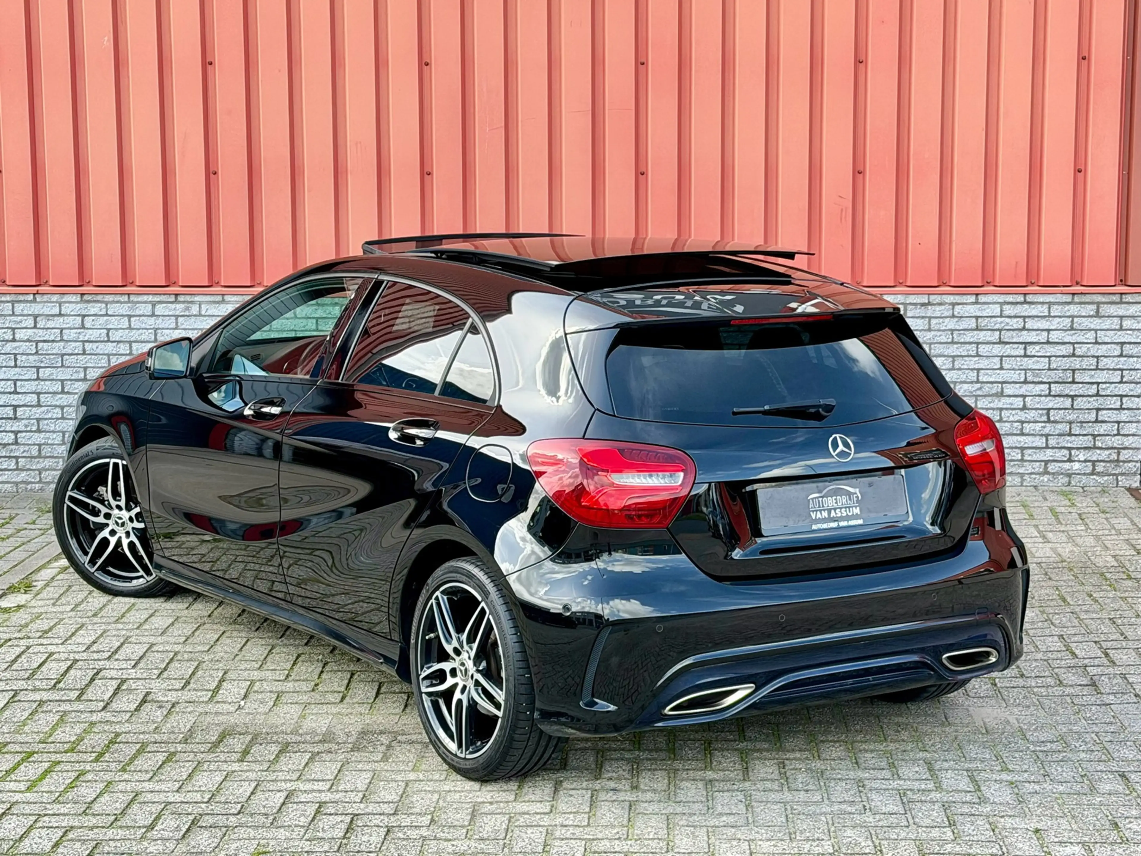 Mercedes-Benz A 160 AMG Pano Night Camera Climate 18" — photo 12