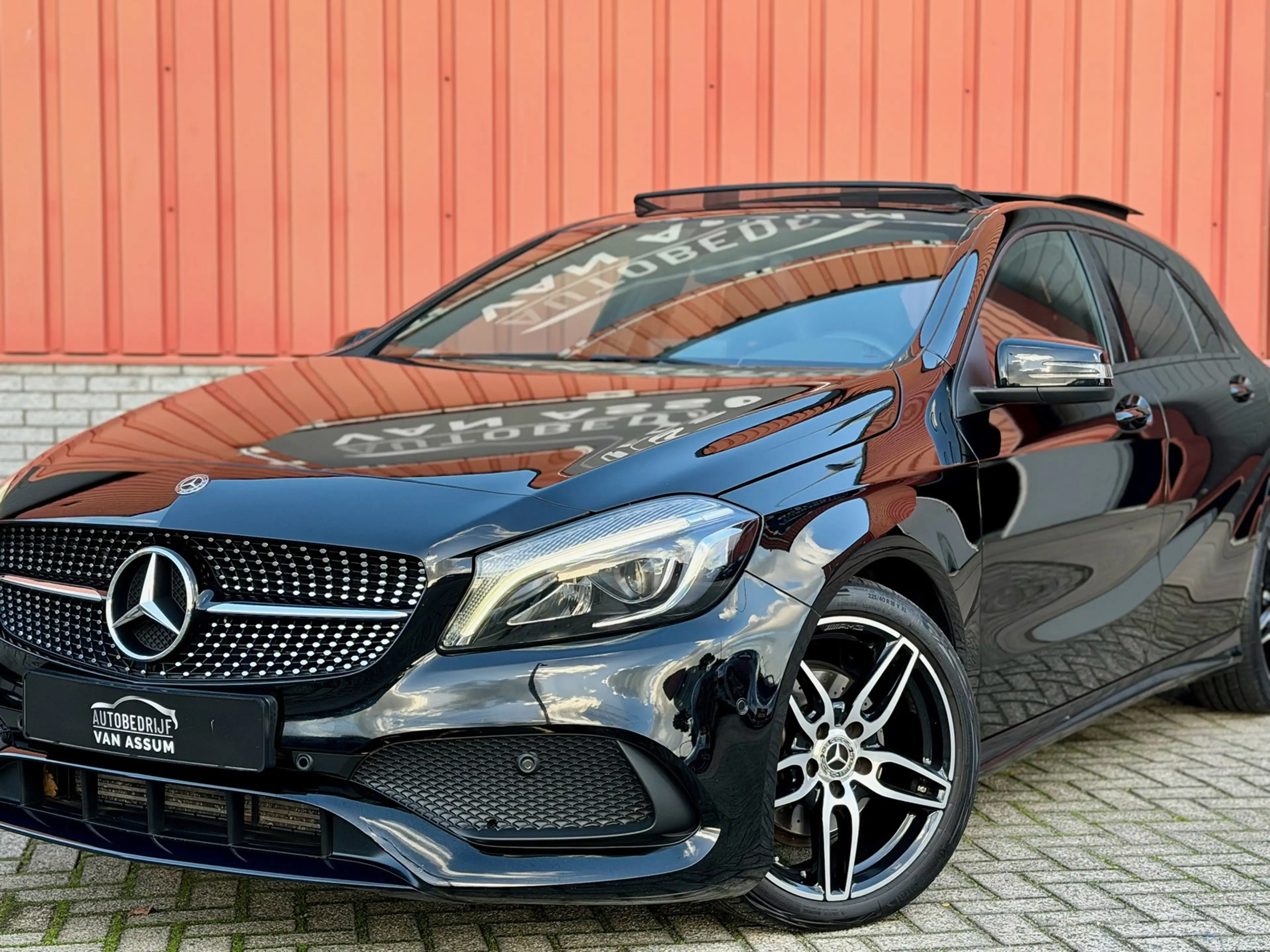 Mercedes-Benz A 160 AMG Pano Night Camera Climate 18" — photo 4