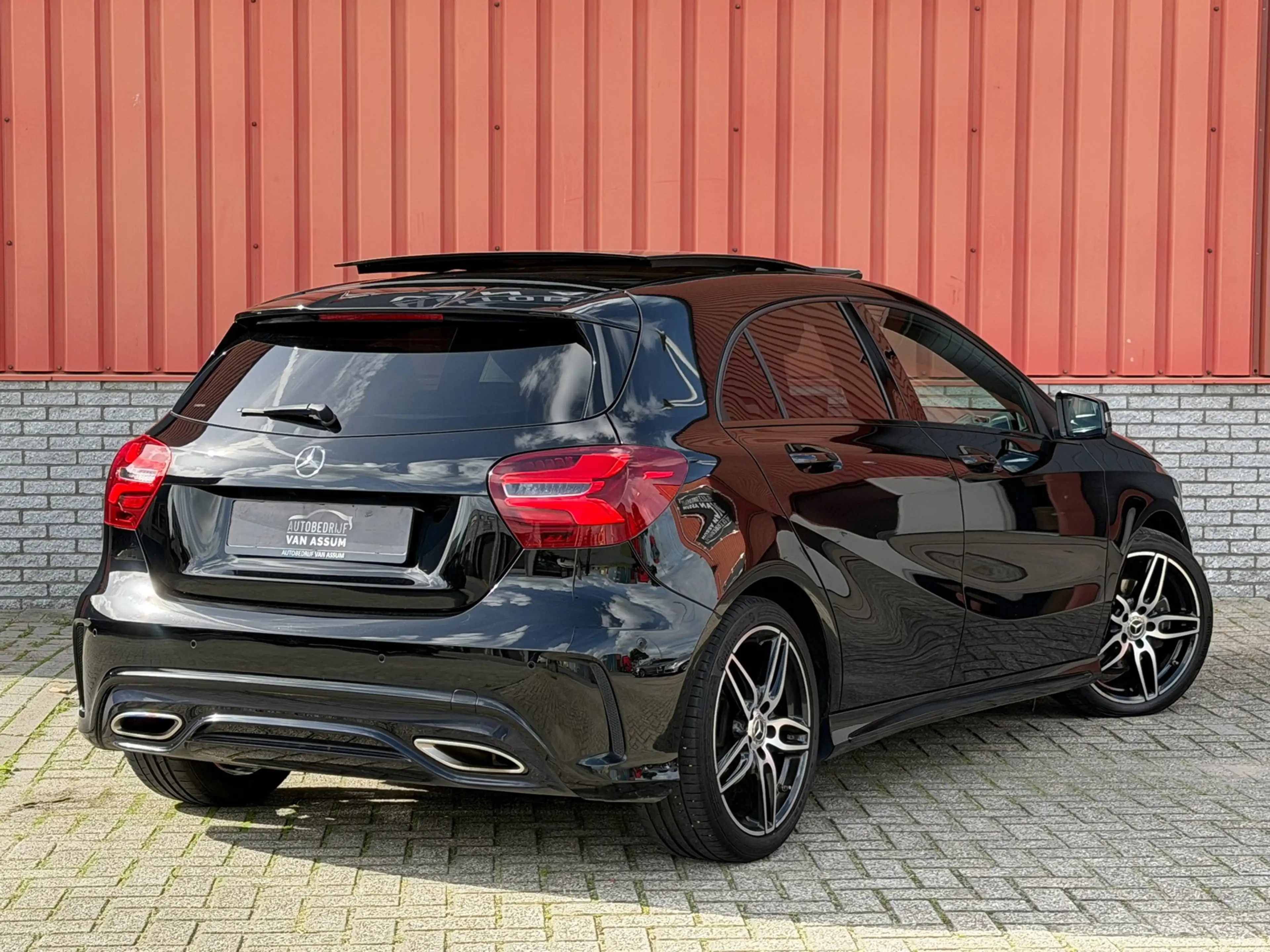 Mercedes-Benz A 160 AMG Pano Night Camera Climate 18" — photo 3