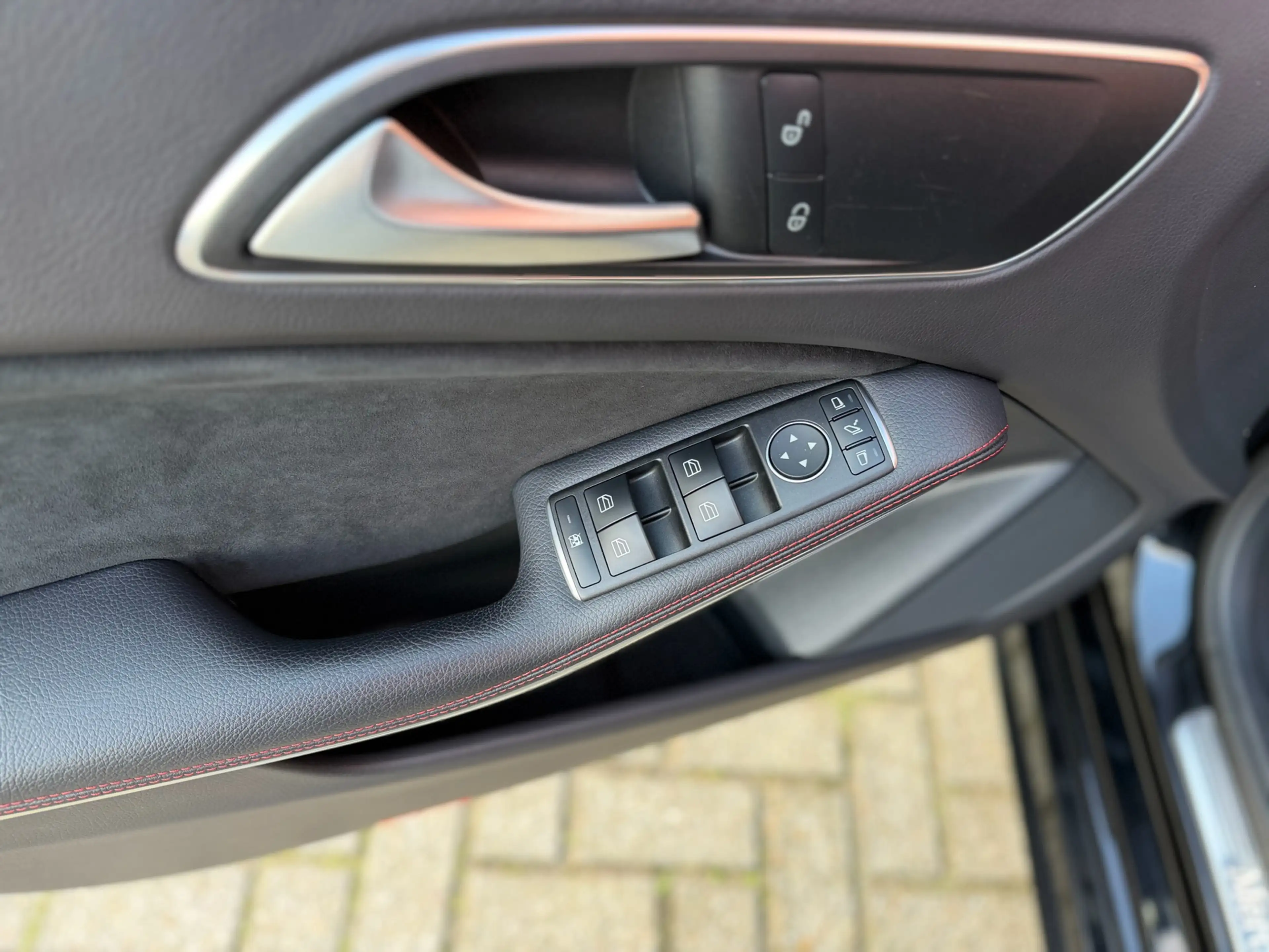 Mercedes-Benz A 160 AMG Pano Night Camera Climate 18" — photo 10
