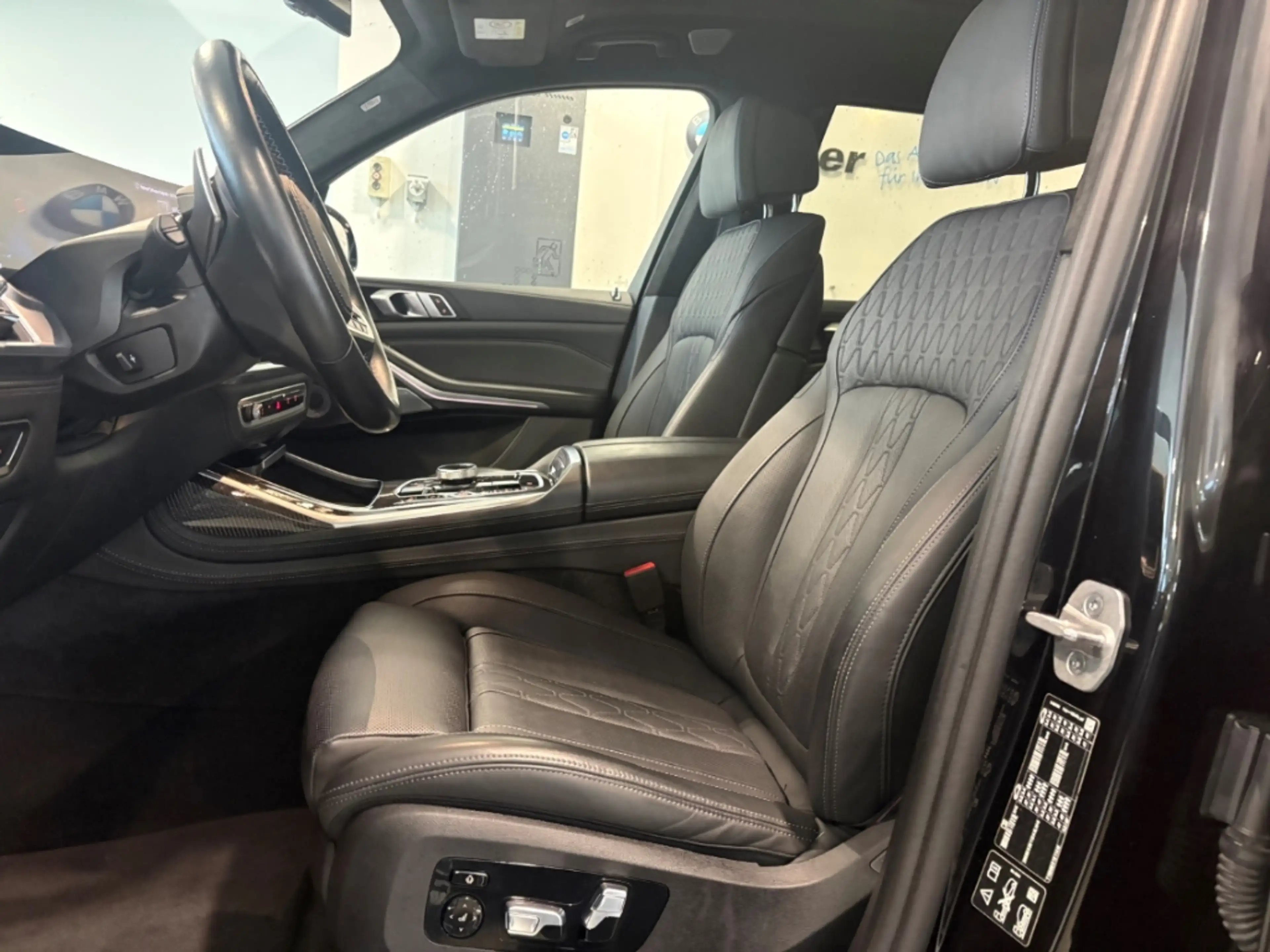 BMW X7 i xDrive Sportpaket Luftfederung AD Niveau StandHZ — photo 6