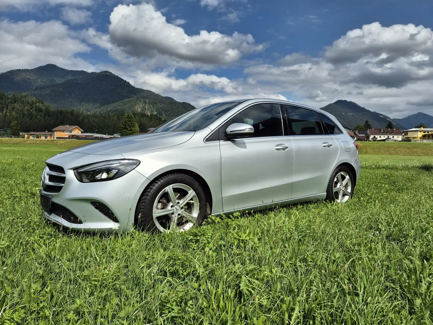 Mercedes-Benz B 180 Progressive Line Silber - 2