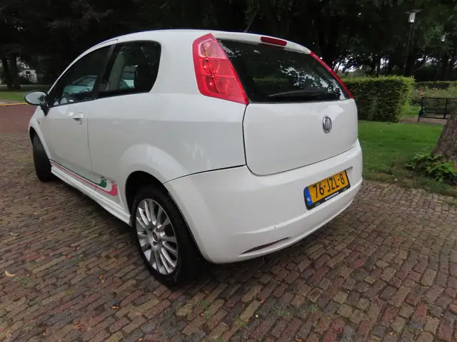 Fiat Grande Punto view 4