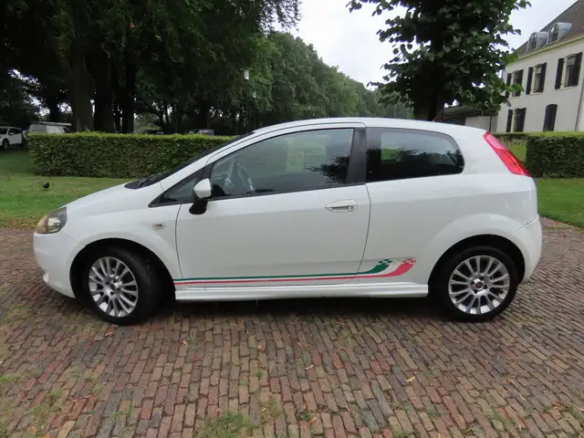 Fiat Grande Punto view 3