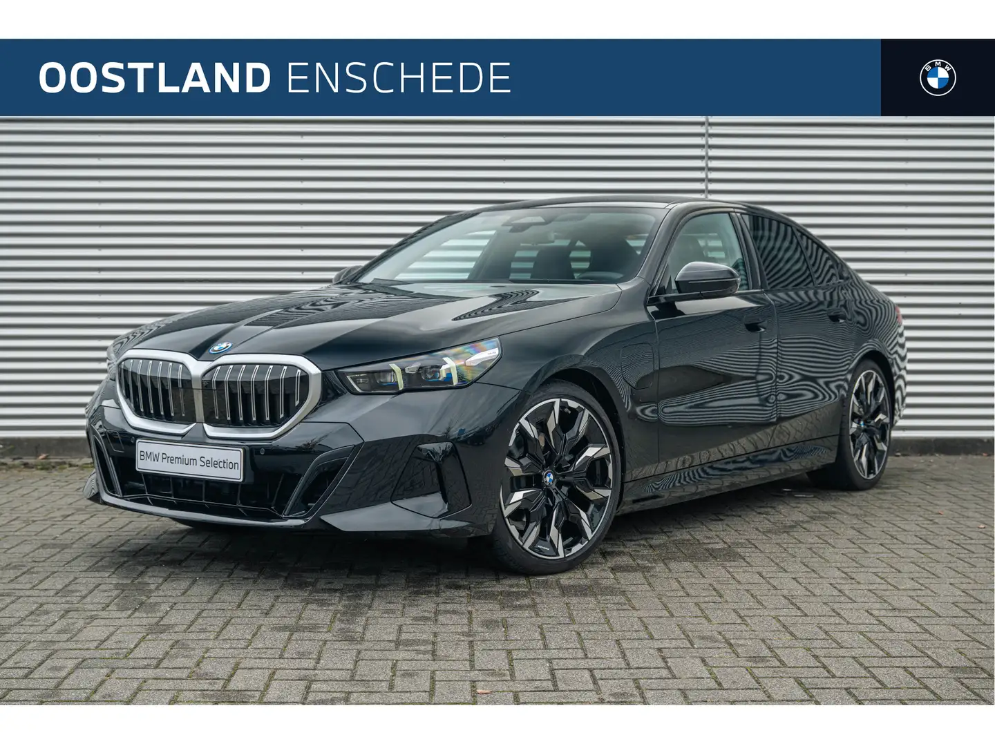 BMW 530 5 Serie 530e M Sport Automaat / Trekhaak / Adaptie Zwart - 1