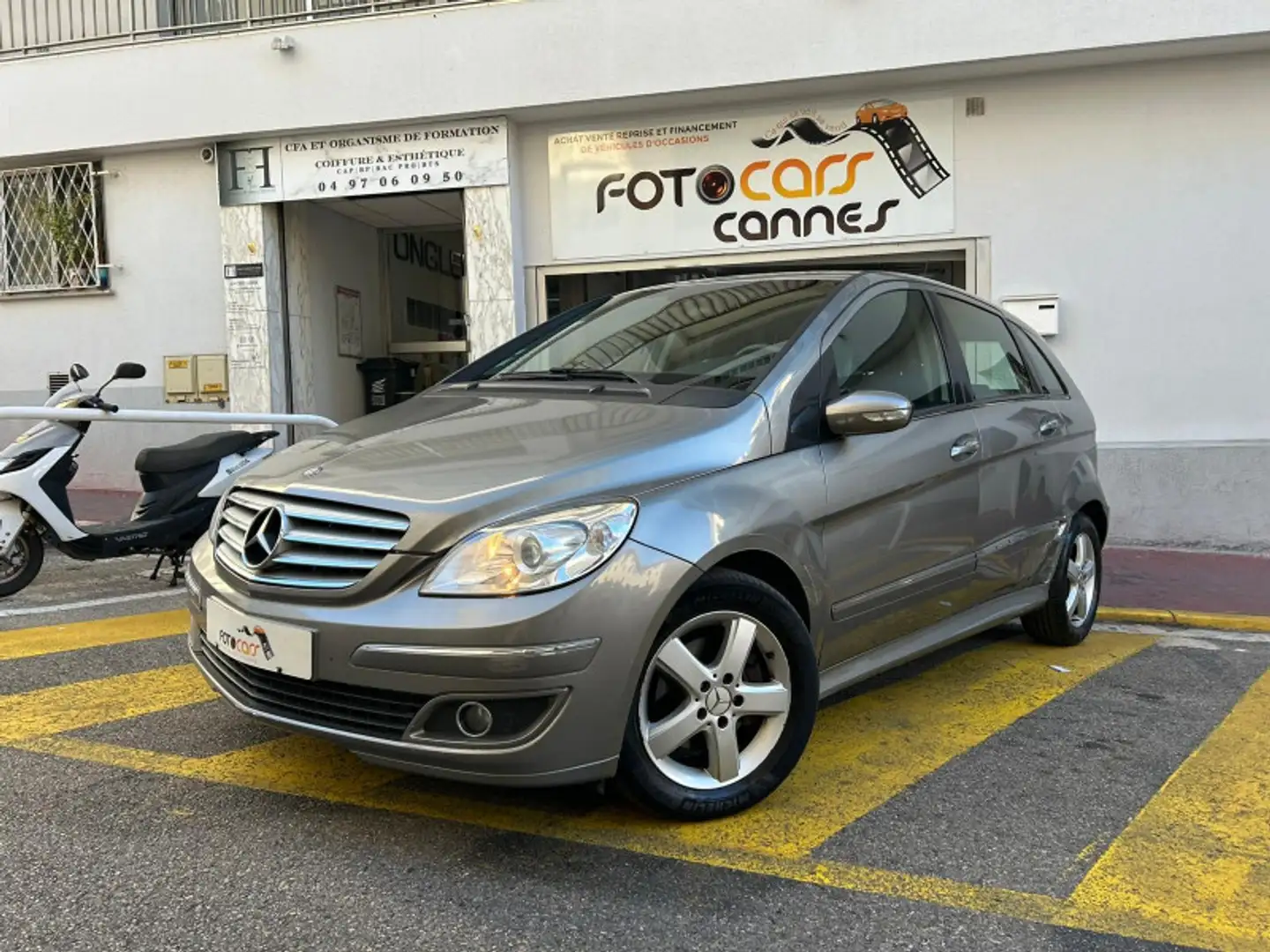 Mercedes-Benz B 180 180 CDI PACK DESIGN CVT Gris - 1