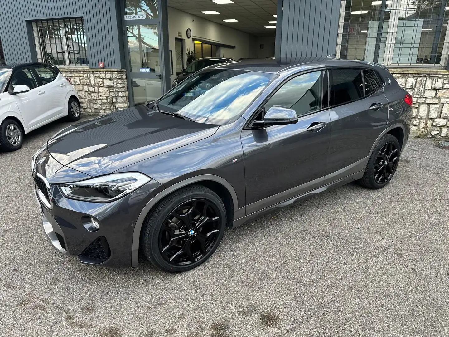 BMW X2 X2 sDrive18i Msport-X Grau - 2