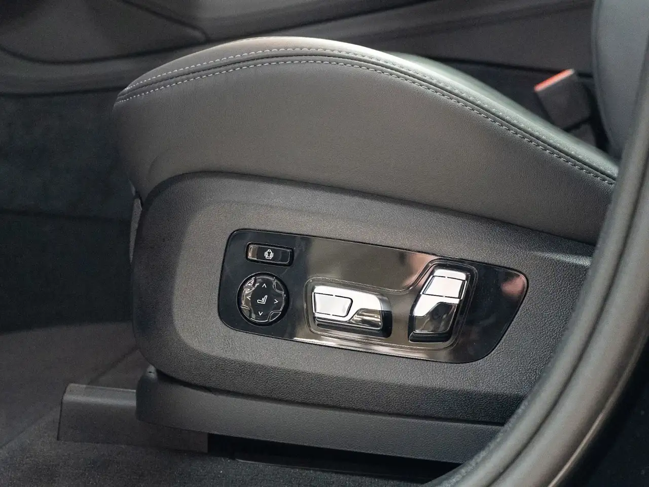 BMW X6 M снимка BMW X6 M