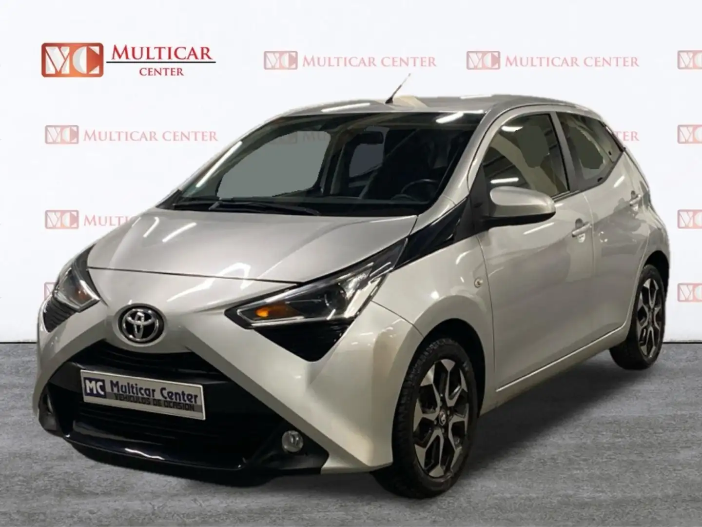 Toyota Aygo 1.0 VVT-I X-PLAY 5P Срібний - 1