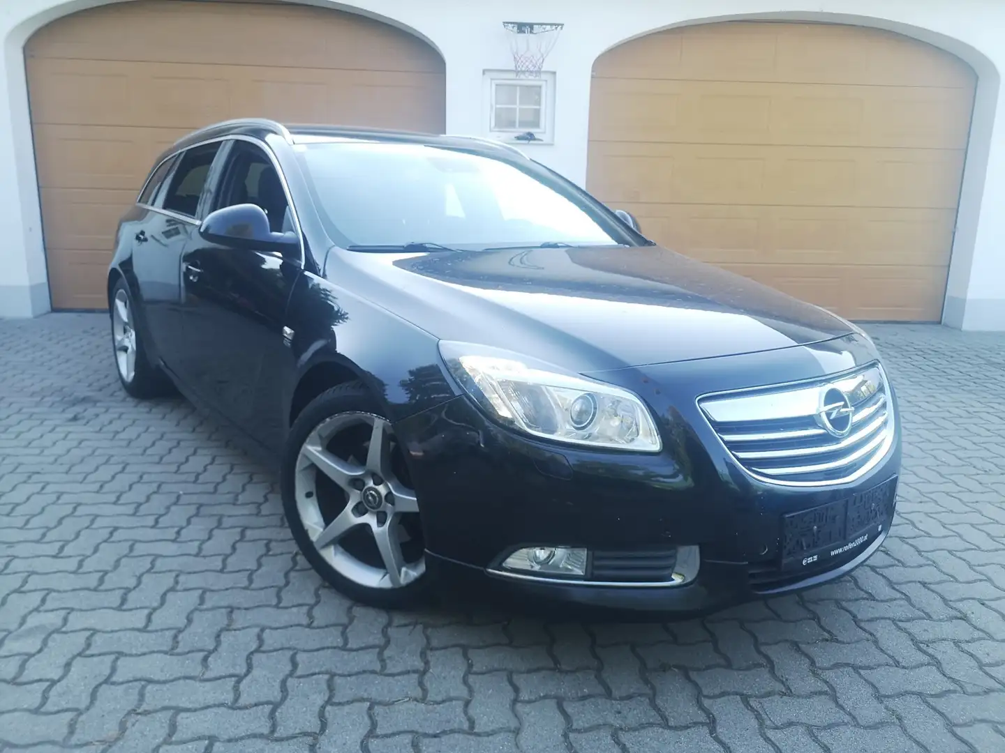 Opel Insignia 2,0 BiTurbo Sport OPC-line Neue pickerl 10/2027 Schwarz - 2