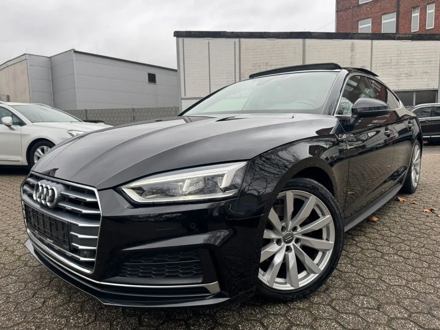 Audi A5 Sportback 40 TFSI S-Line Panorama-Dach Schwarz - 2