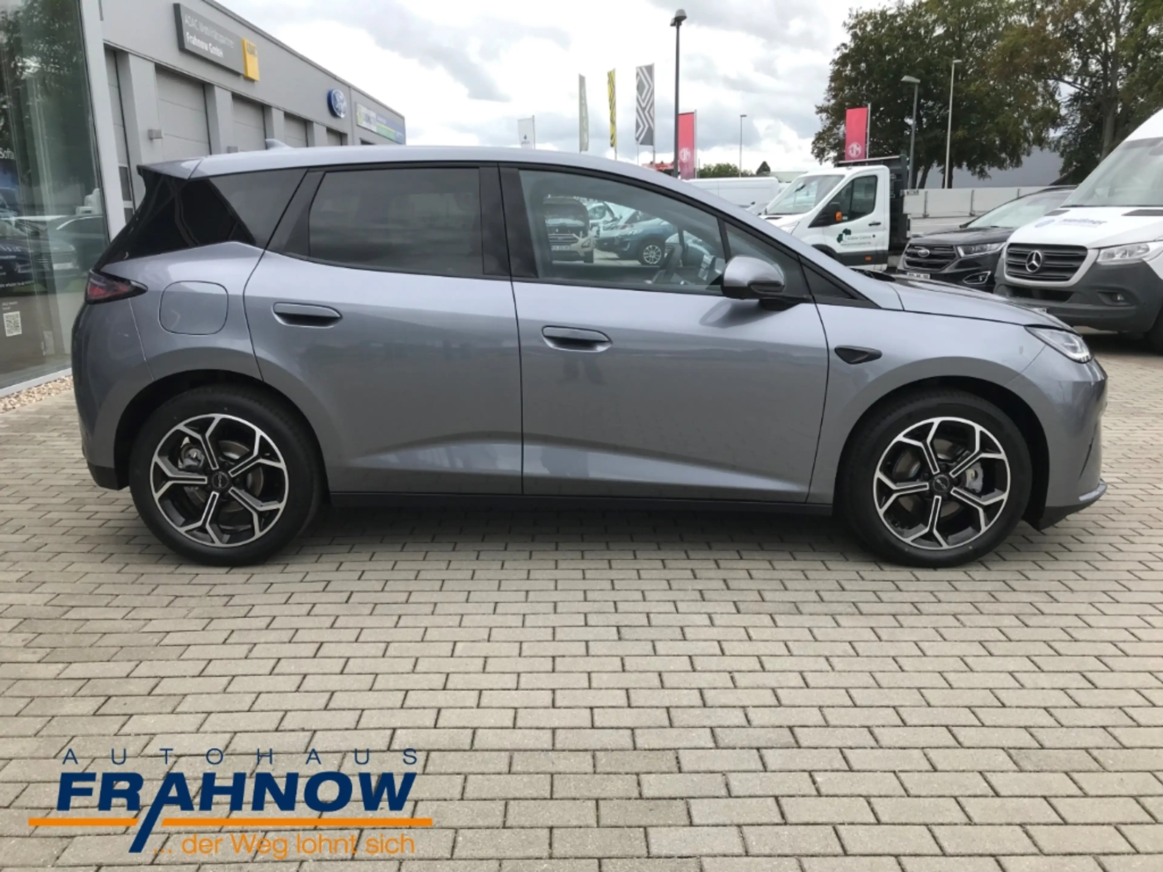 BYD Dolphin G 1.5 DM-i PHEV 156 kW Comfort LED NAVI SHZ ACC NAVI — photo 3