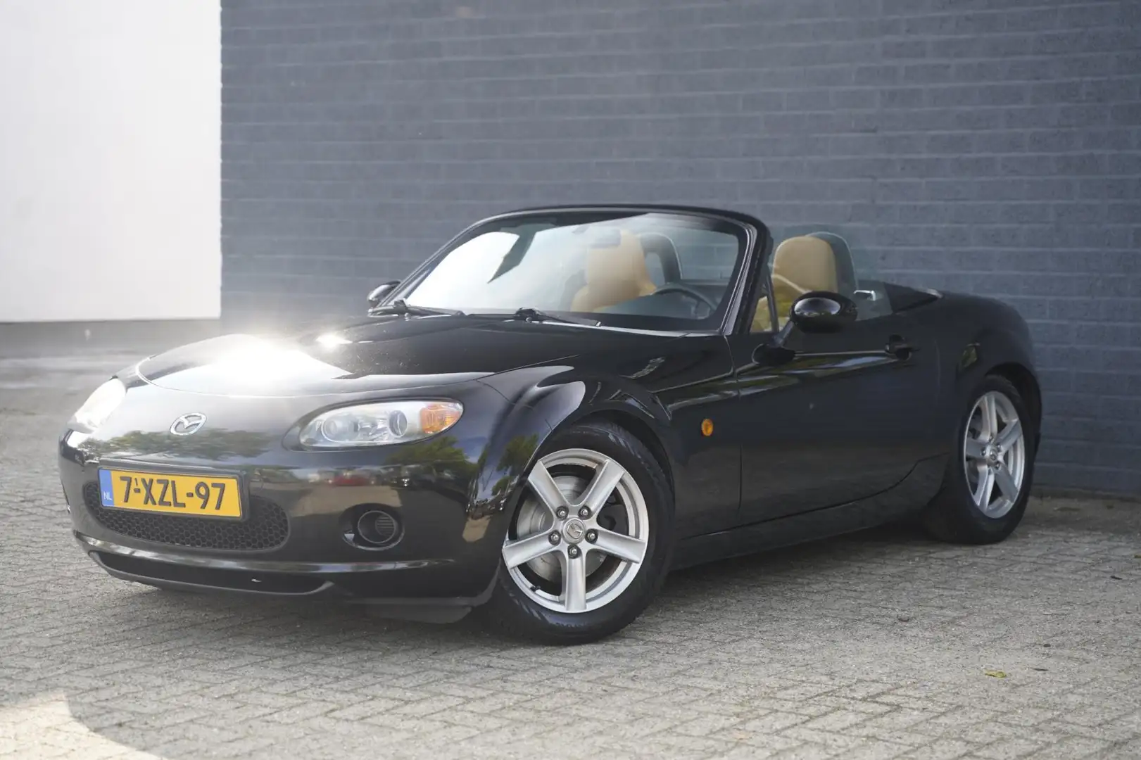 Mazda MX-5 1.8 Touring, Leder, Xenon, Airco, NAP Schwarz - 2