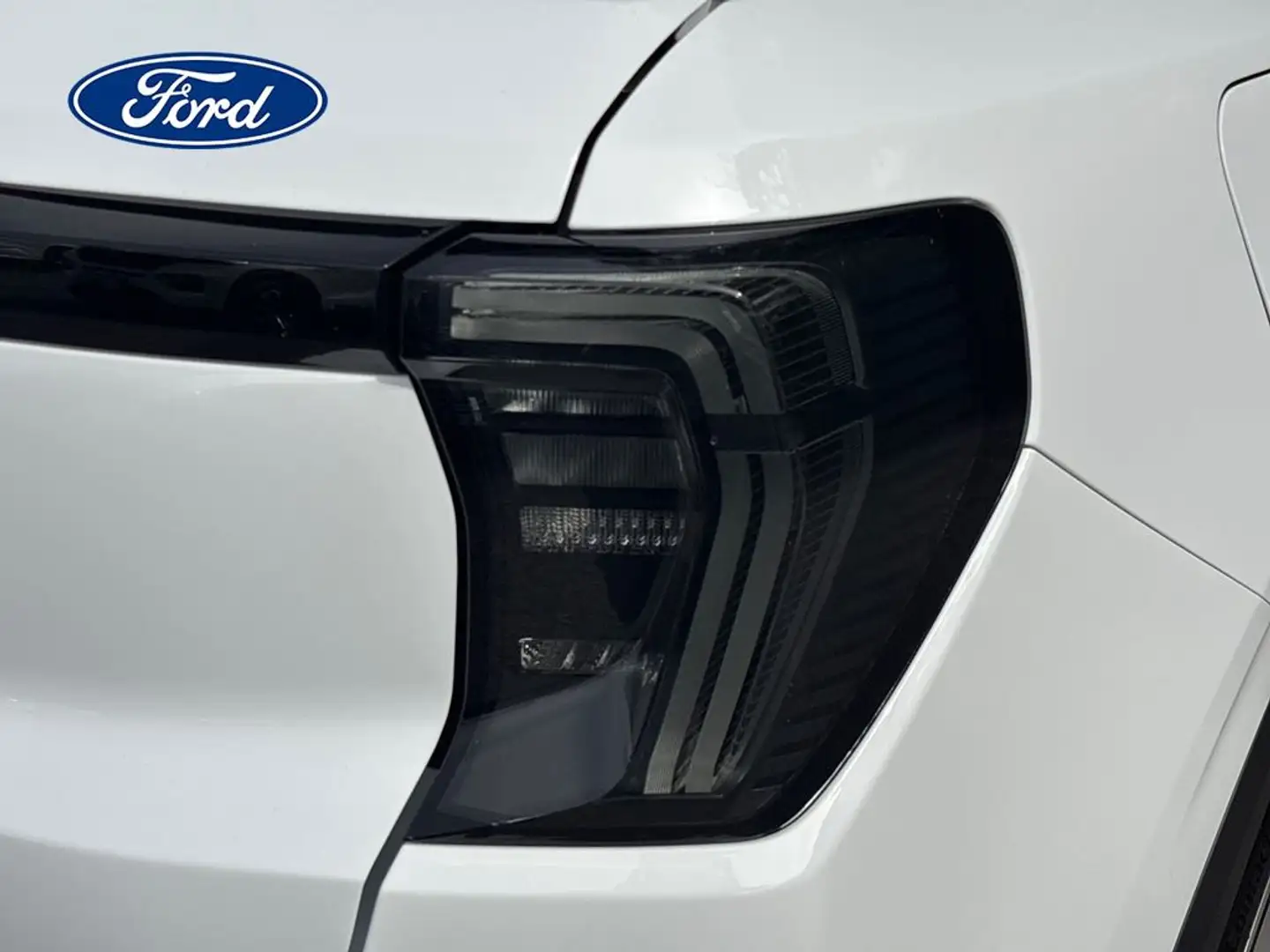 Ford Explorer RWD Rango Extendido Premium 77kWh Blanco - 2