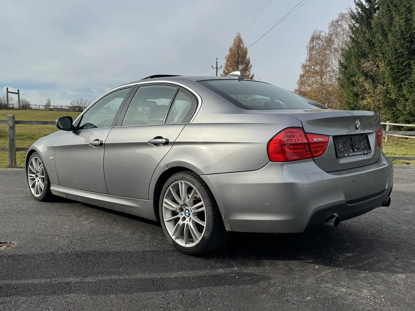BMW 335 335i xDrive Aut. Silber - 2