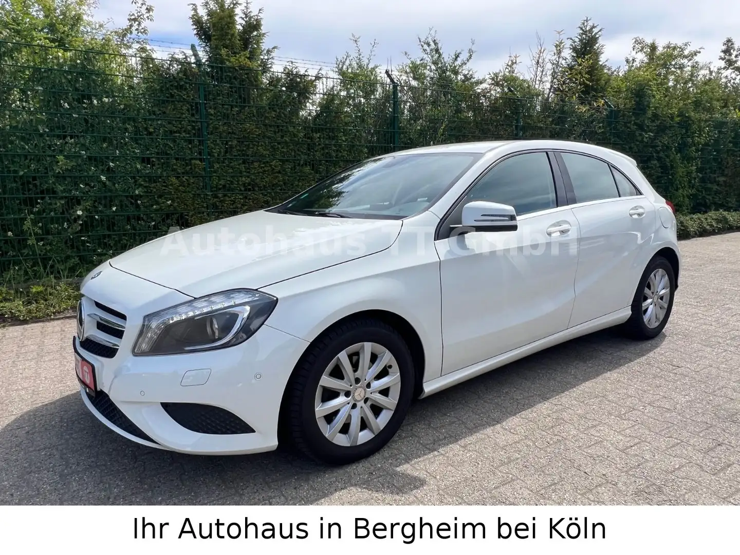 Mercedes-Benz A 180 Style Bi-Xenon°PDS°Sitz-Hz°Teilleder°Navi° Blanc - 2