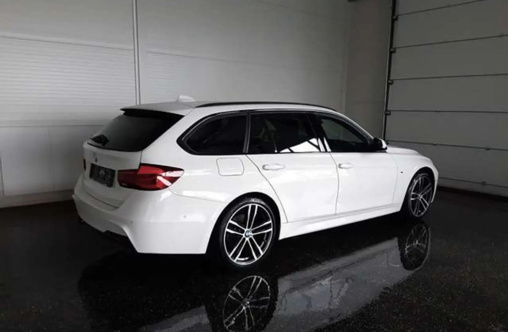 BMW 320 320d xDrive Touring M Sport Aut. - 2