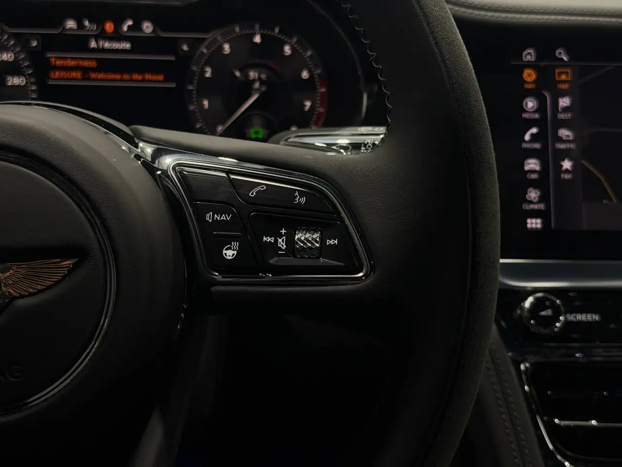 Bentley Flying Spur 2024 — фото 14