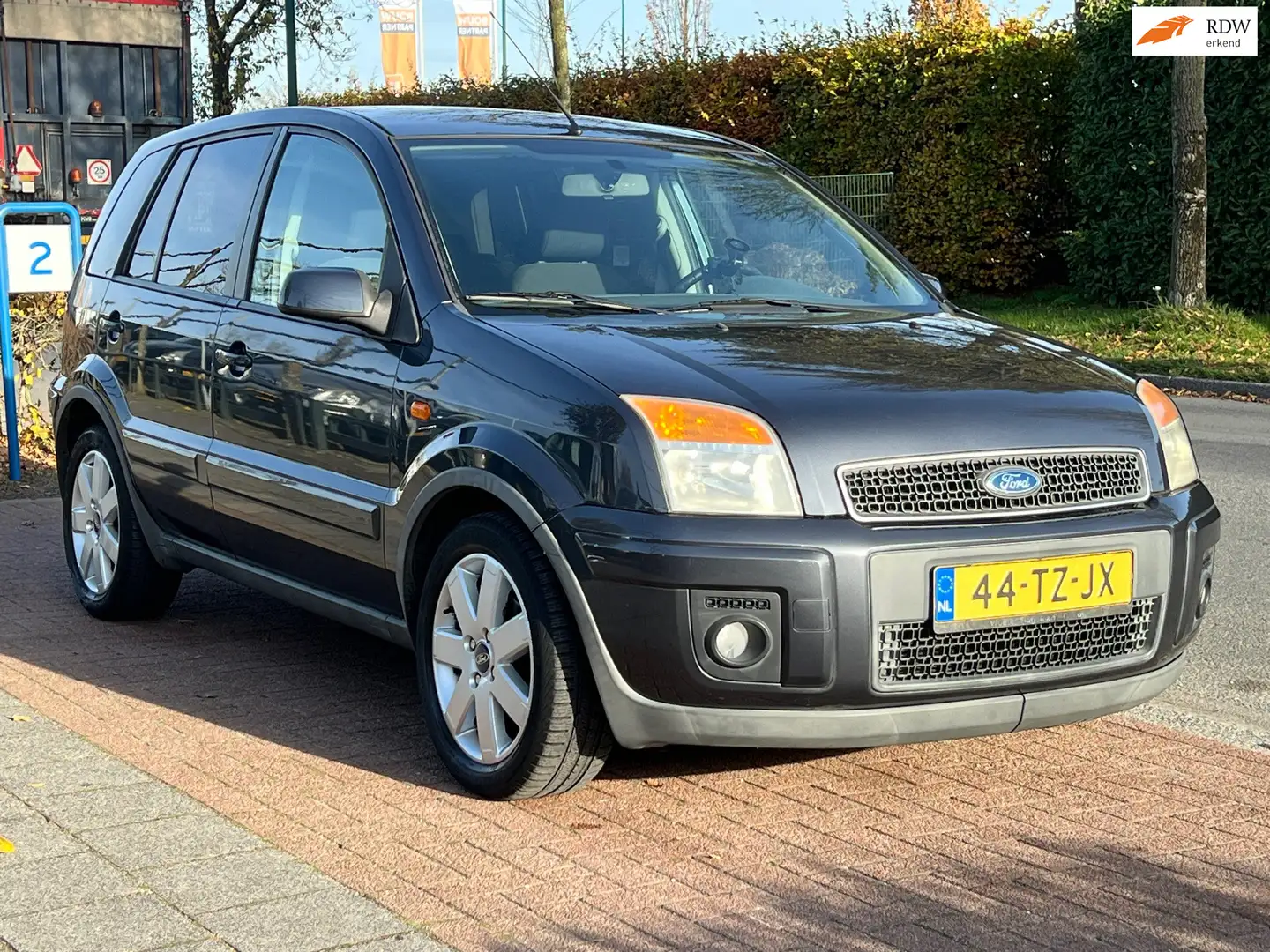 Ford Fusion 1.4 Futura *RIJKLAAR| RUIME AUTO Grigio - 1