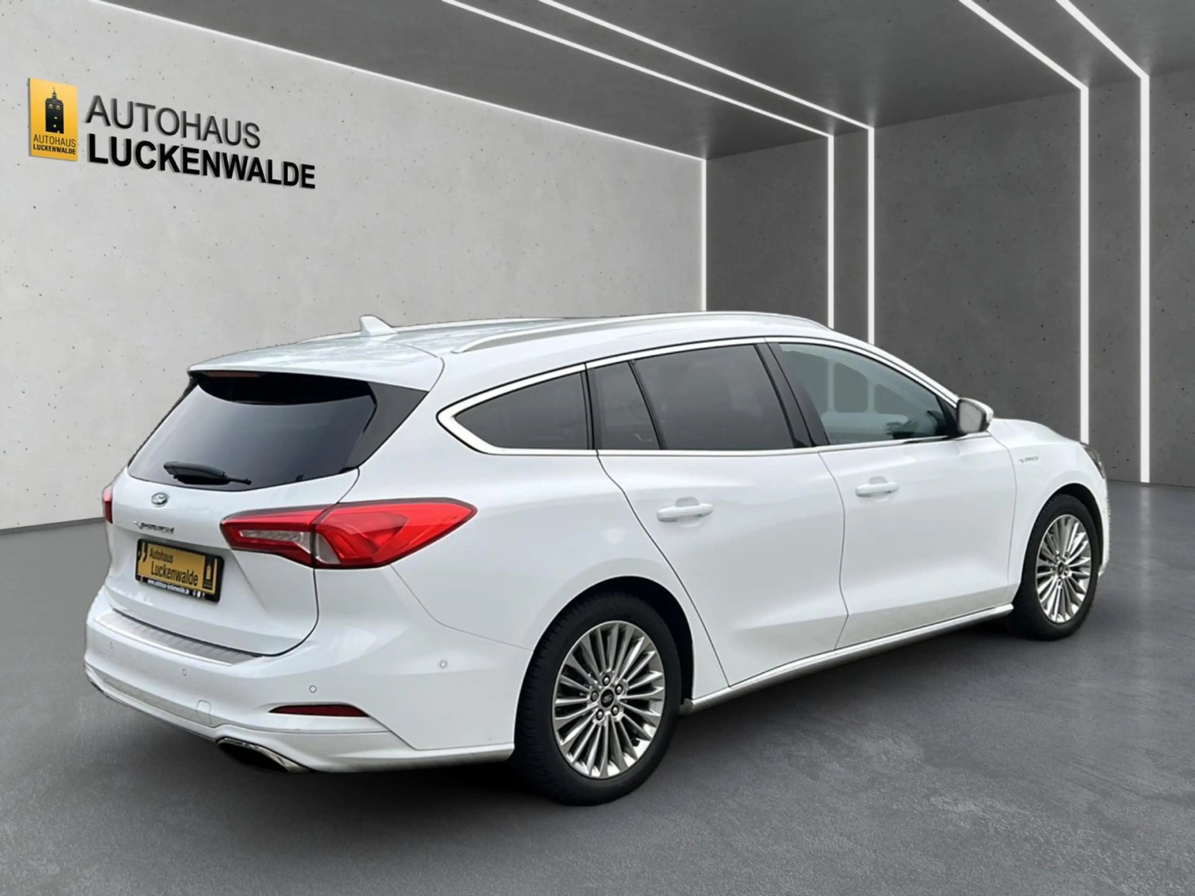 Ford Focus Turnier 1.5 EcoBoost Vignale Aut. *StdHz* — photo 4