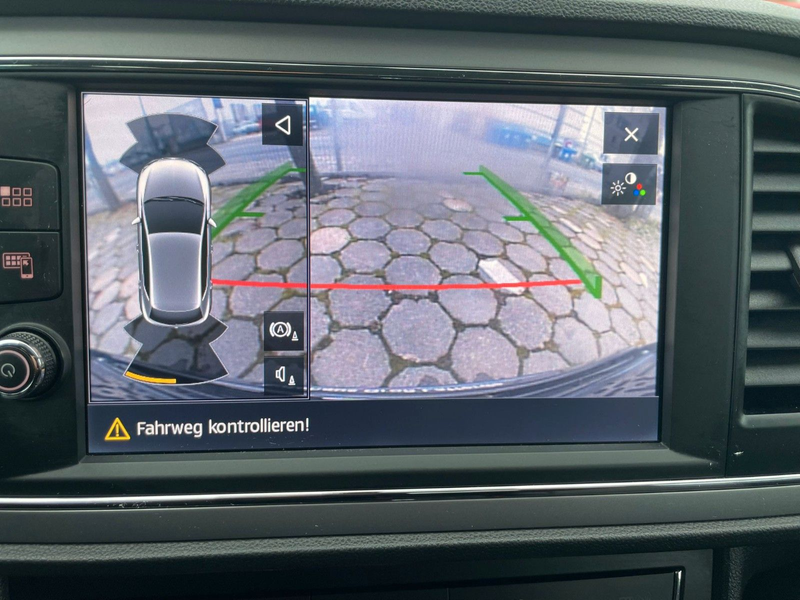 SEAT Leon 1.6TDi Style Automatik Kamera Navi LED — photo 15