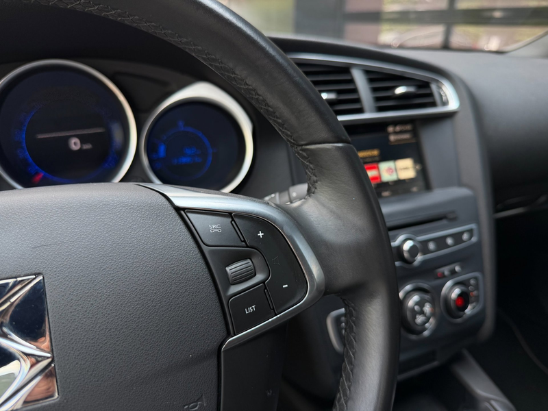 DS Automobiles DS 4 Crossback 1.2 Chic Orange Edition Camera Navigatie — photo 10