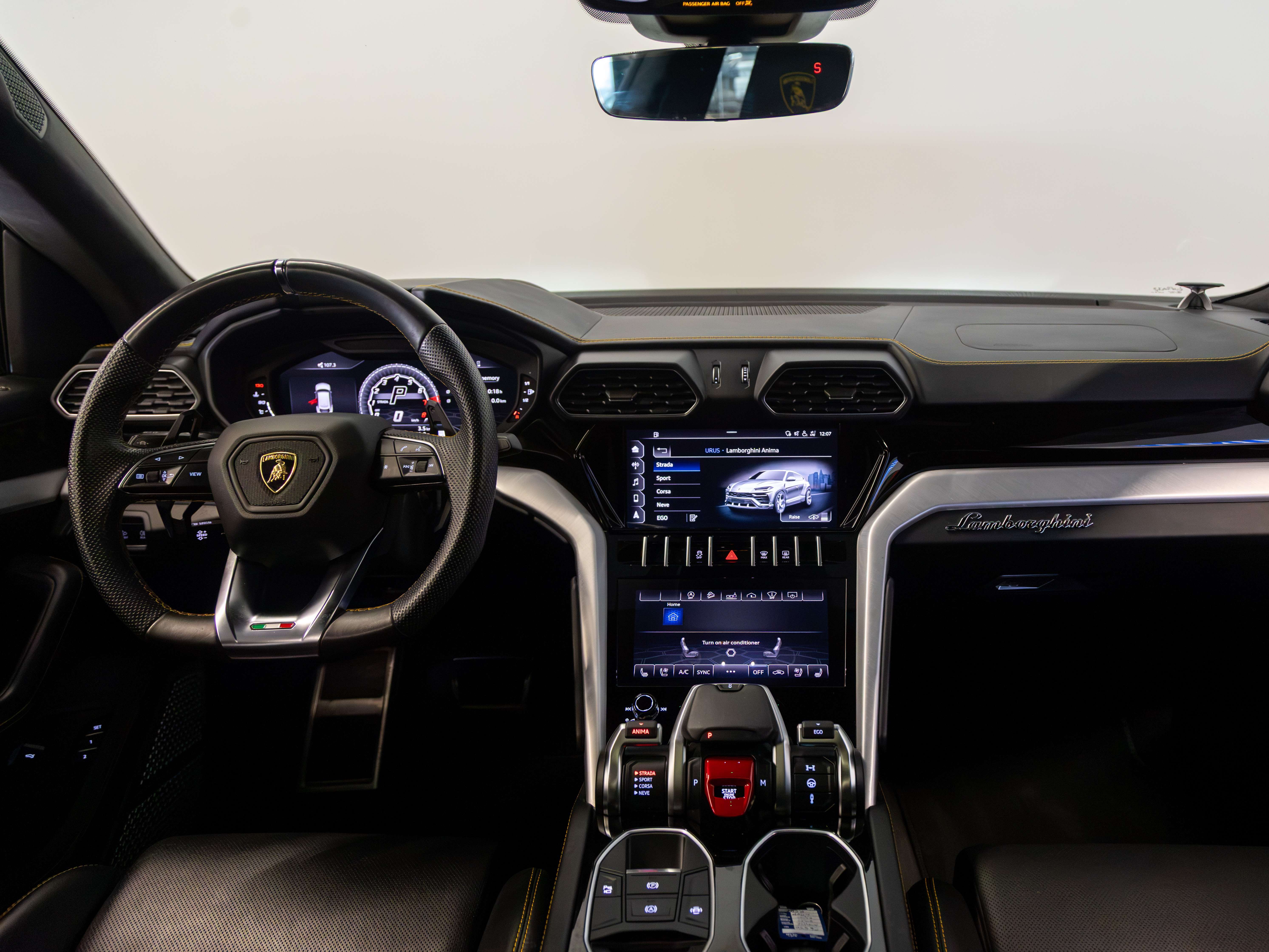 2020 Lamborghini Urus