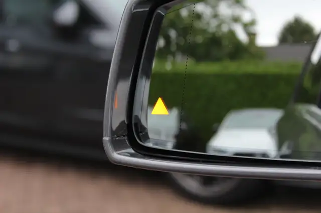 Mercedes-Benz B-Class view 28