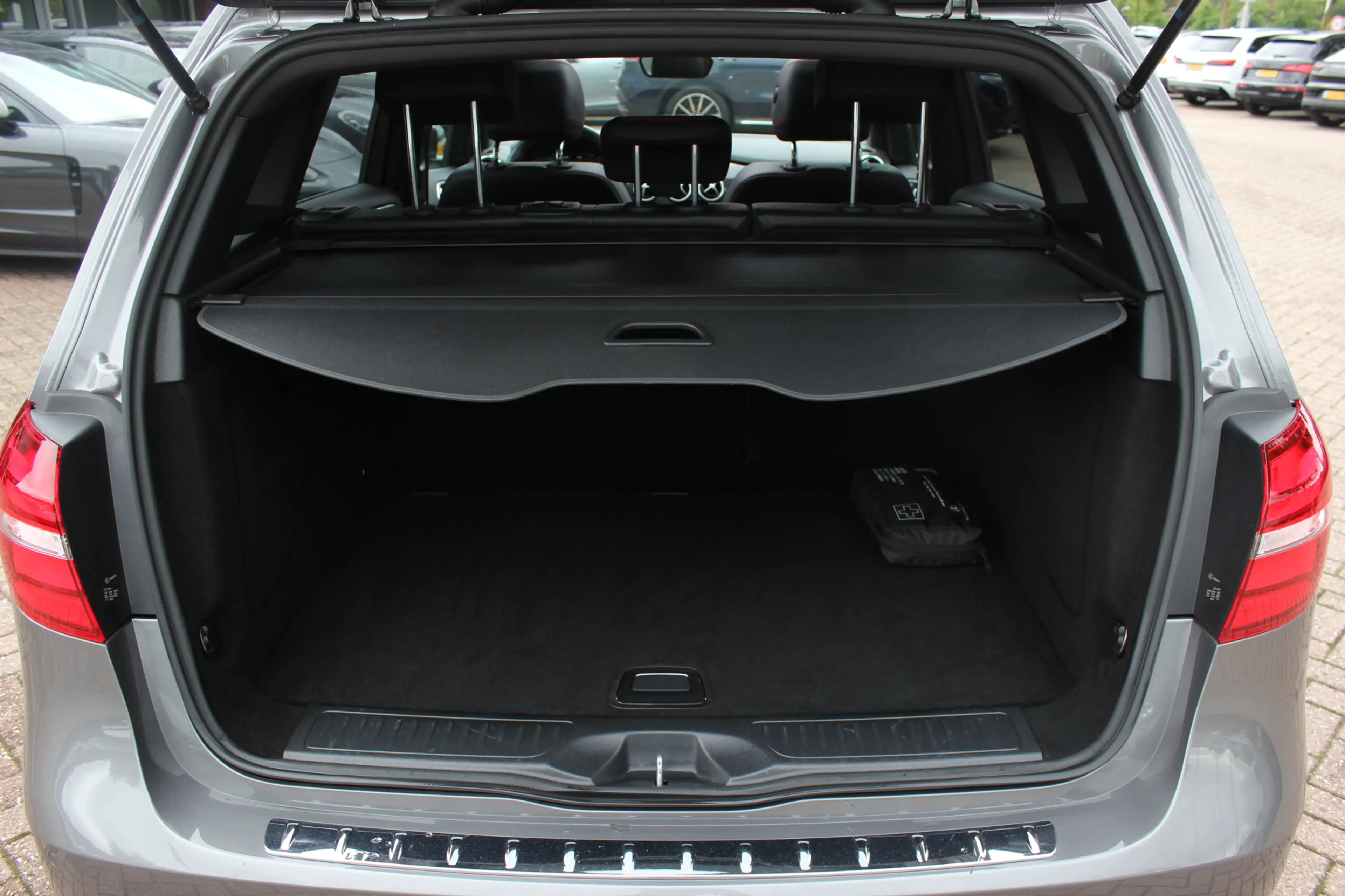 Mercedes-Benz B 180 Ambition / Panoramadak / Camera / Leder&Alcantara — photo 16