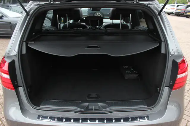 Mercedes-Benz B-Class view 16