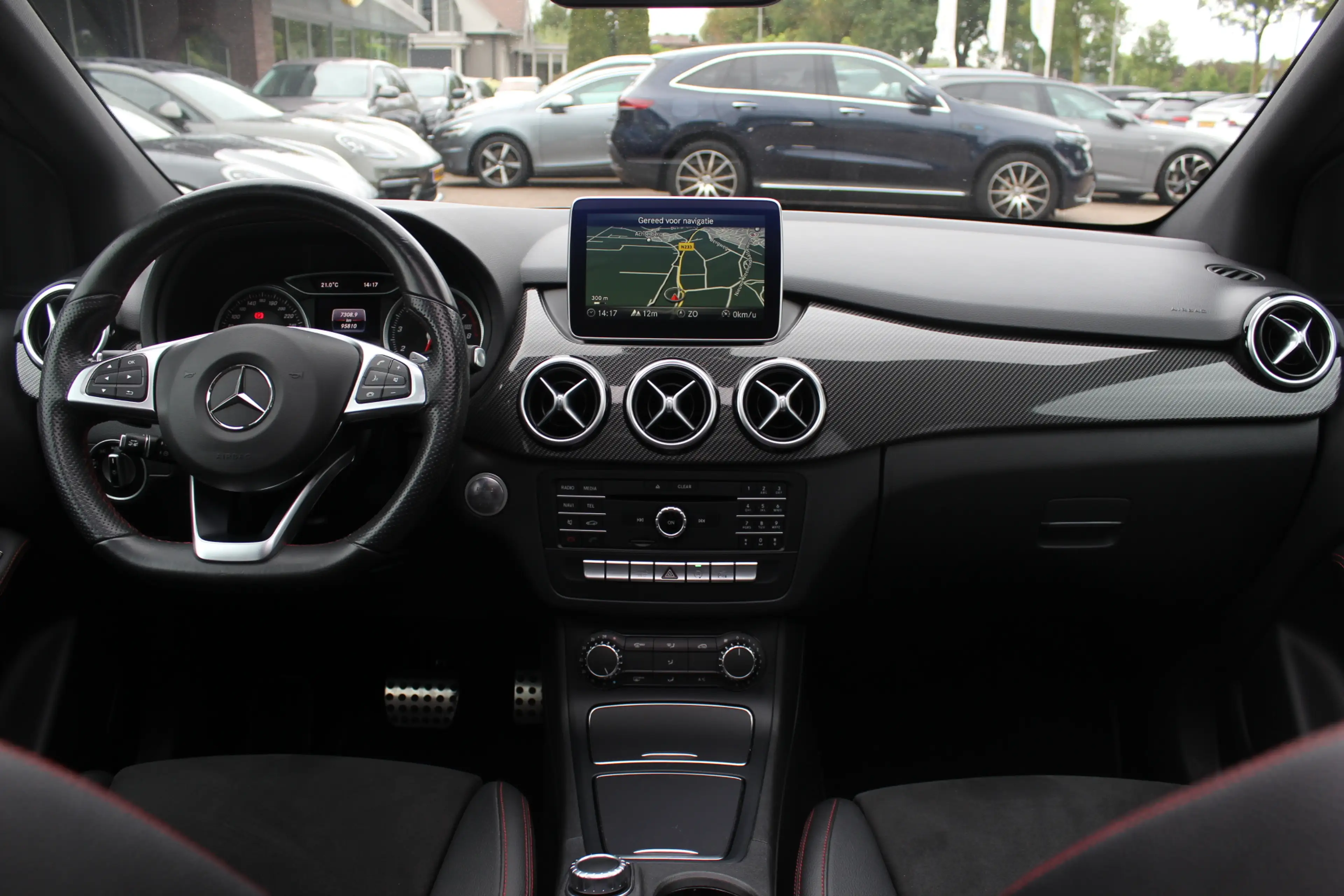 Mercedes-Benz B 180 Ambition / Panoramadak / Camera / Leder&Alcantara — photo 2