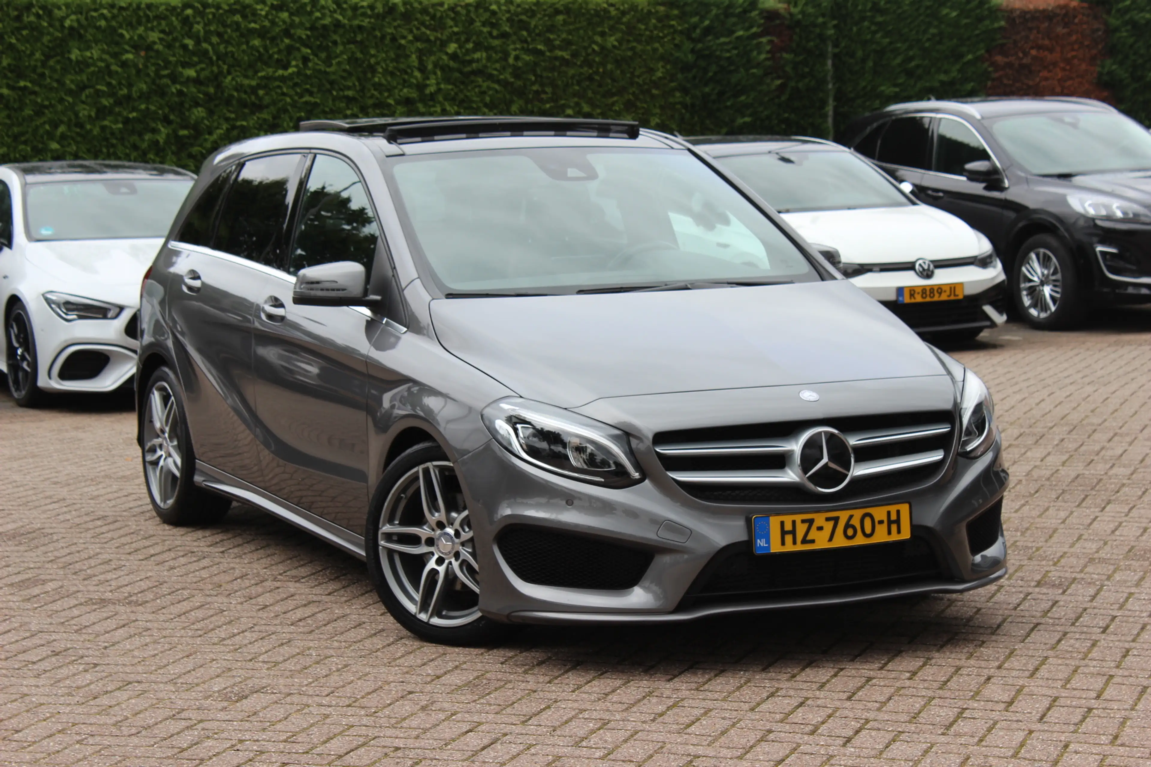 Mercedes-Benz B 180 Ambition / Panoramadak / Camera / Leder&Alcantara