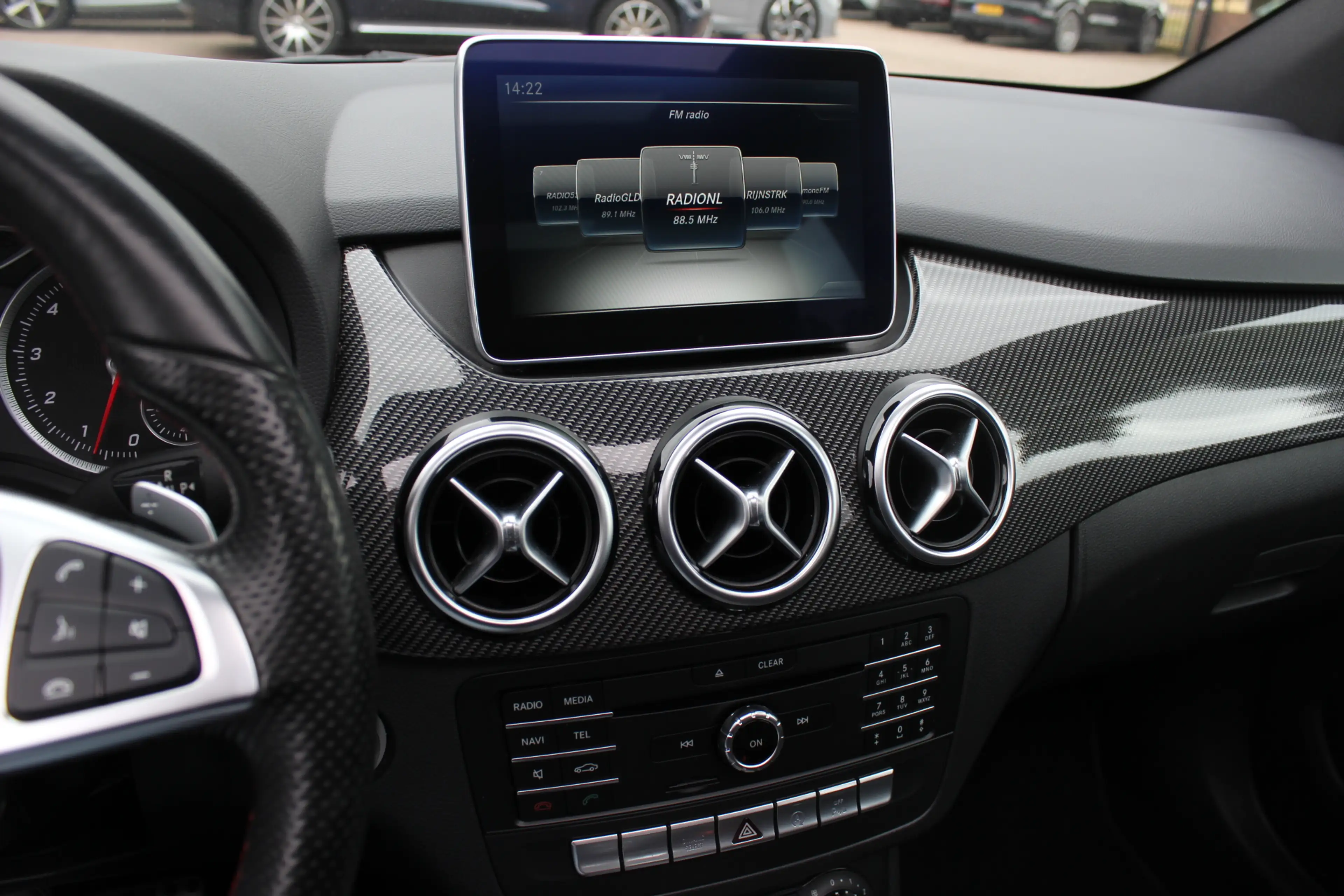 Mercedes-Benz B 180 Ambition / Panoramadak / Camera / Leder&Alcantara — photo 19