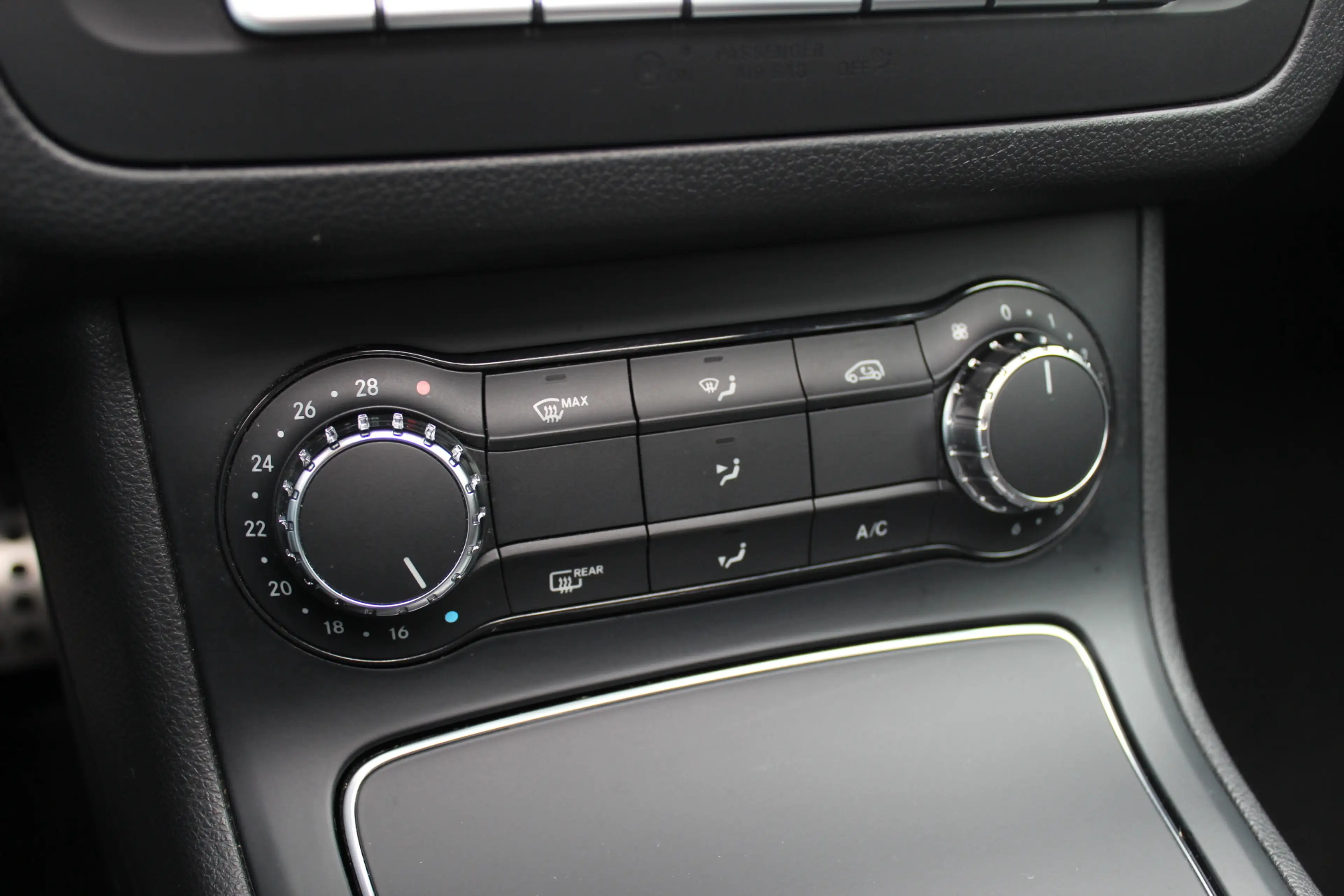 Mercedes-Benz B 180 Ambition / Panoramadak / Camera / Leder&Alcantara — photo 26