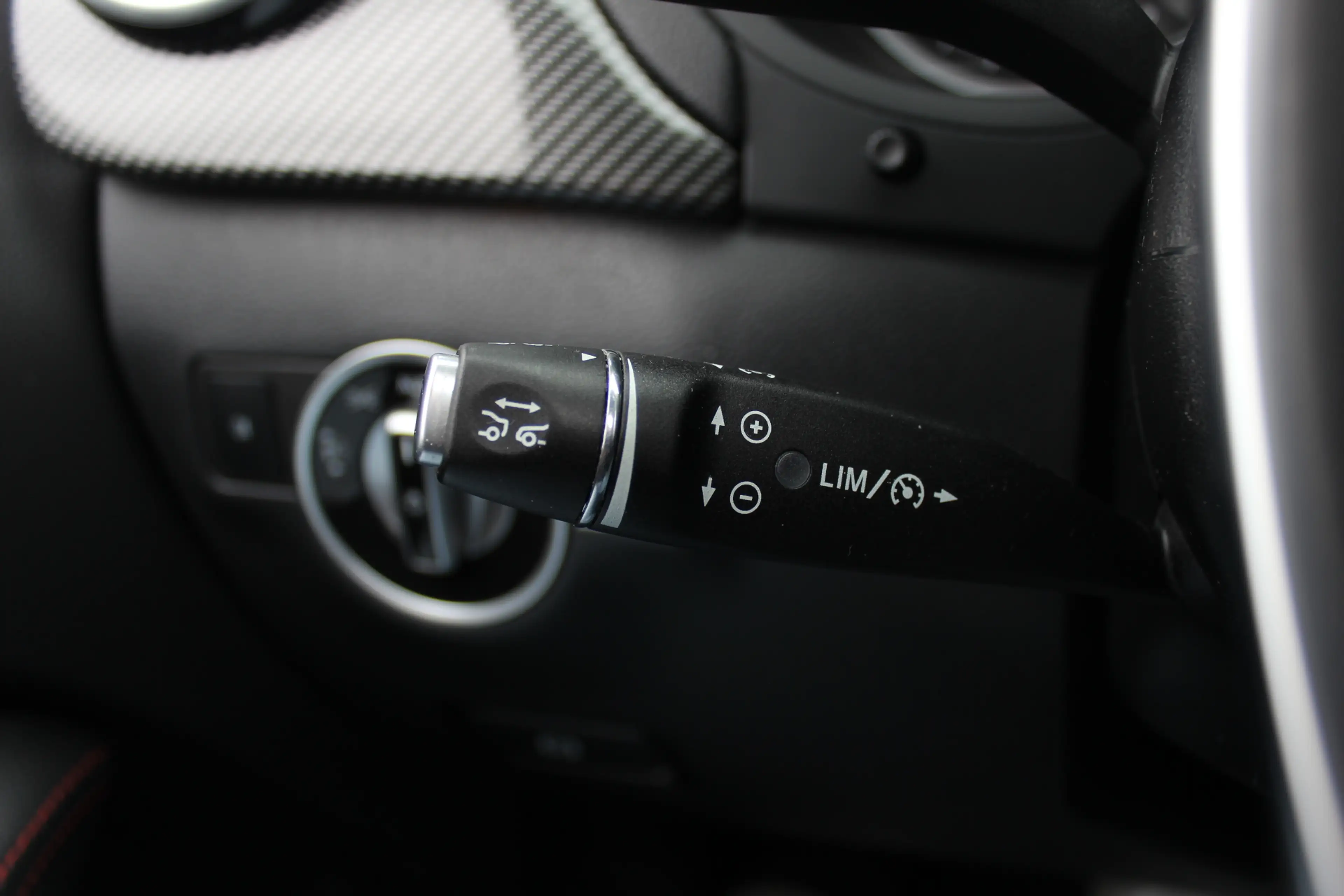 Mercedes-Benz B 180 Ambition / Panoramadak / Camera / Leder&Alcantara — photo 31