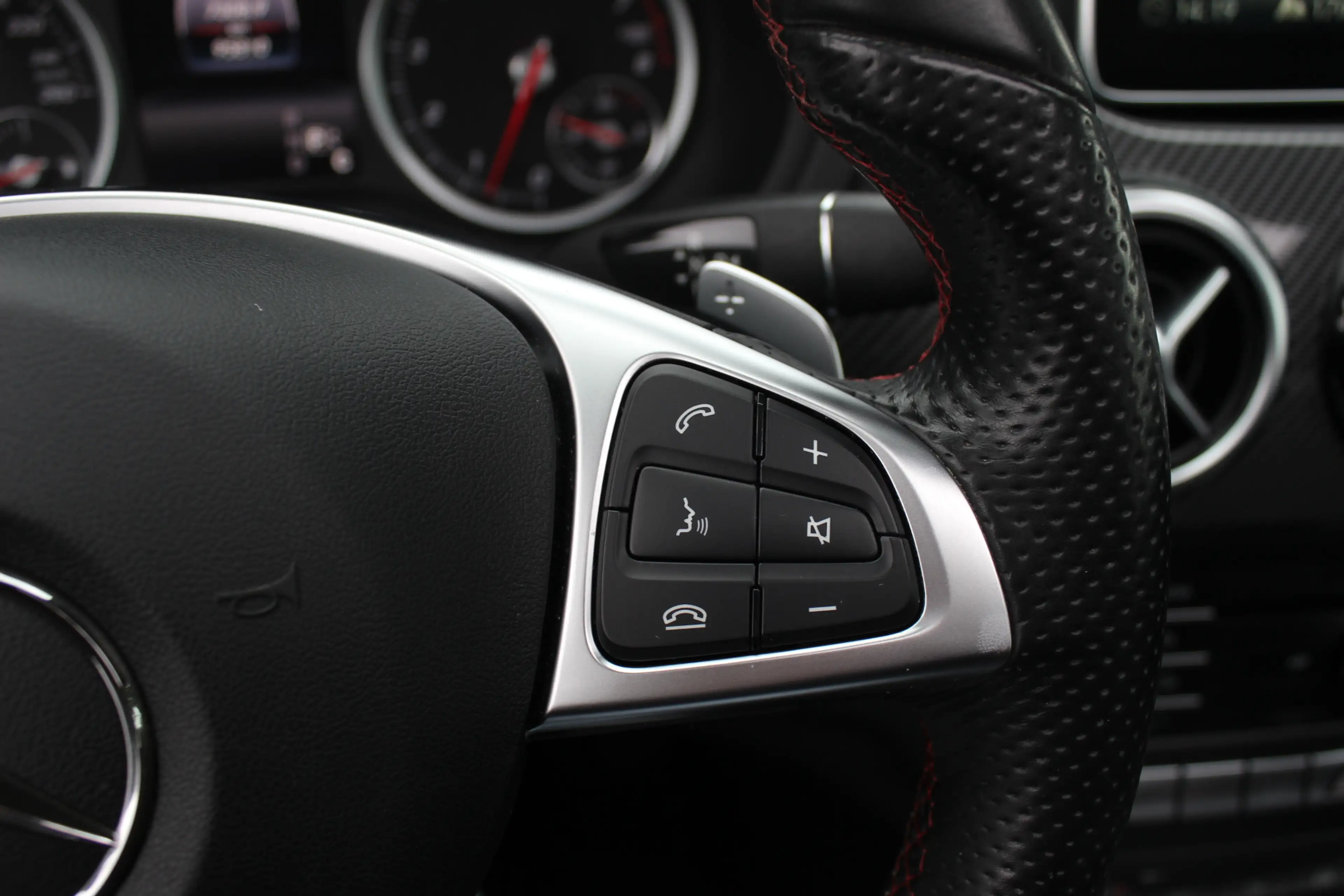 Mercedes-Benz B 180 Ambition / Panoramadak / Camera / Leder&Alcantara — photo 30