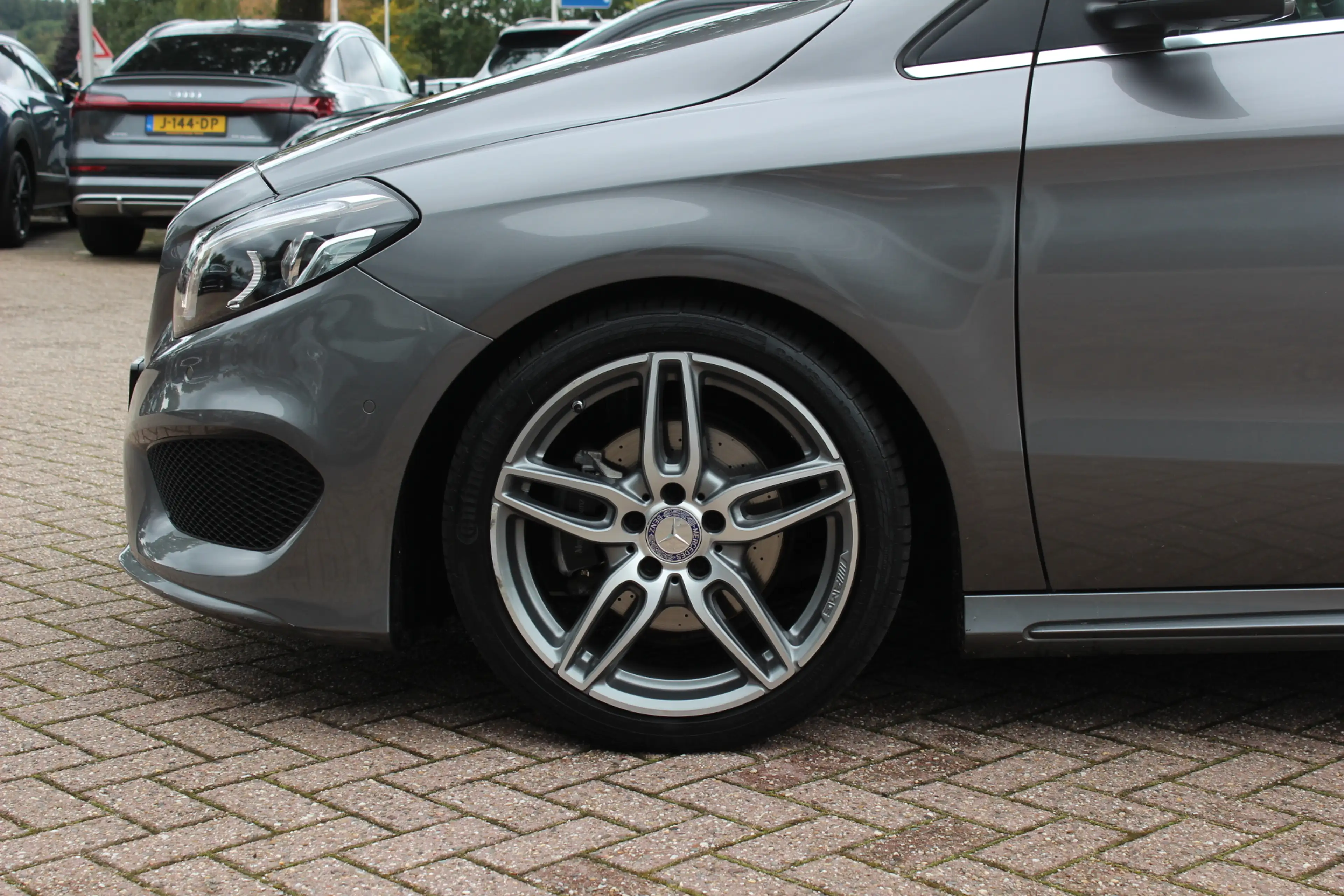 Mercedes-Benz B 180 Ambition / Panoramadak / Camera / Leder&Alcantara — photo 14