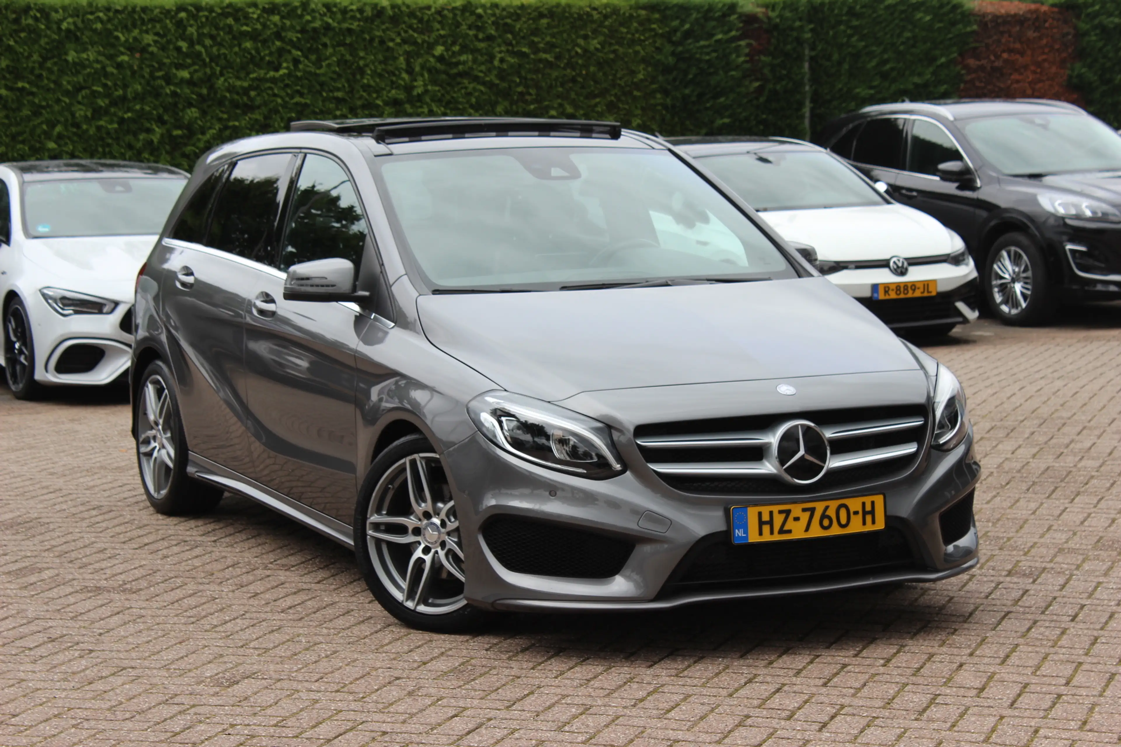 Mercedes-Benz B 180 Ambition / Panoramadak / Camera / Leder&Alcantara — photo 34
