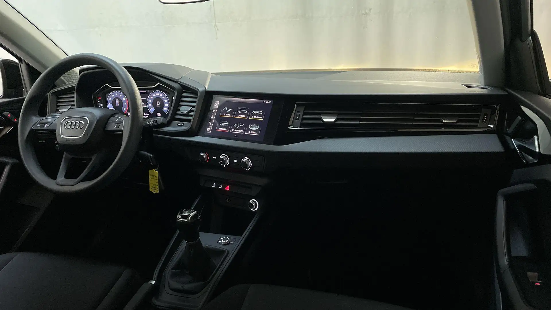 Audi A1 Sportback 25 TFSI Advanced Virtual Cockpit Airco B Zwart - 2