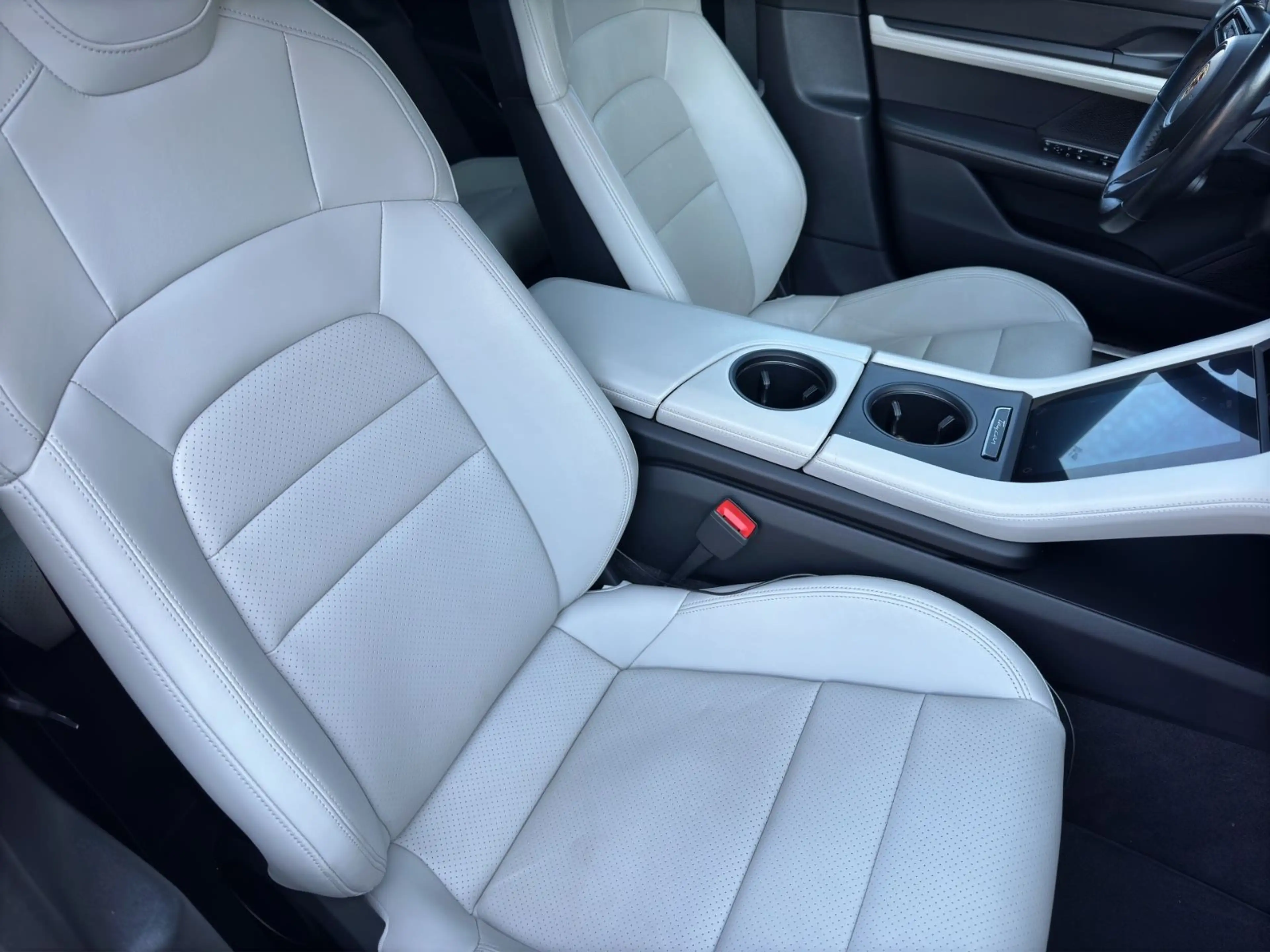 Porsche Taycan 4S°LUFT°HUD°360°MATRIX°PANO°SPORTCHRONO° — photo 6