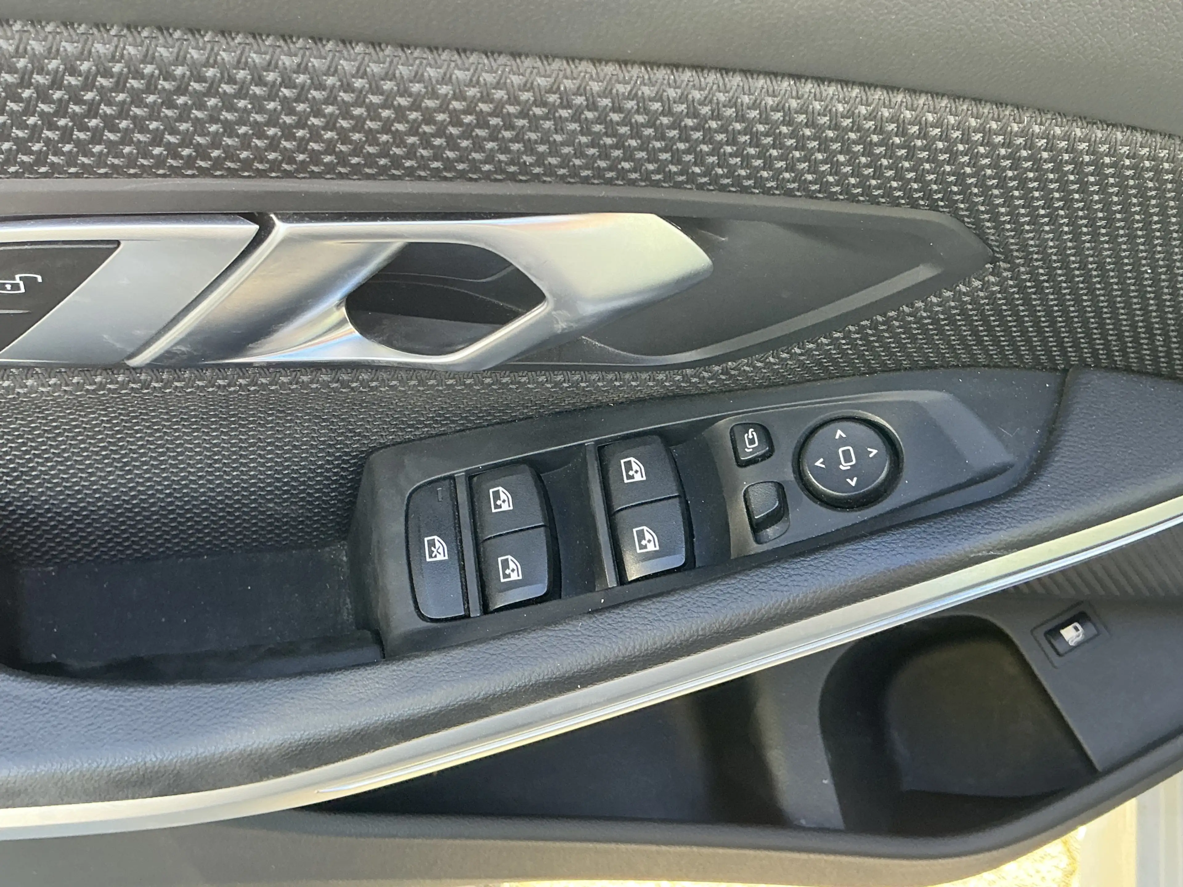 BMW 320 e Professional R.Cam Navi Ambiente LED DAB — photo 4
