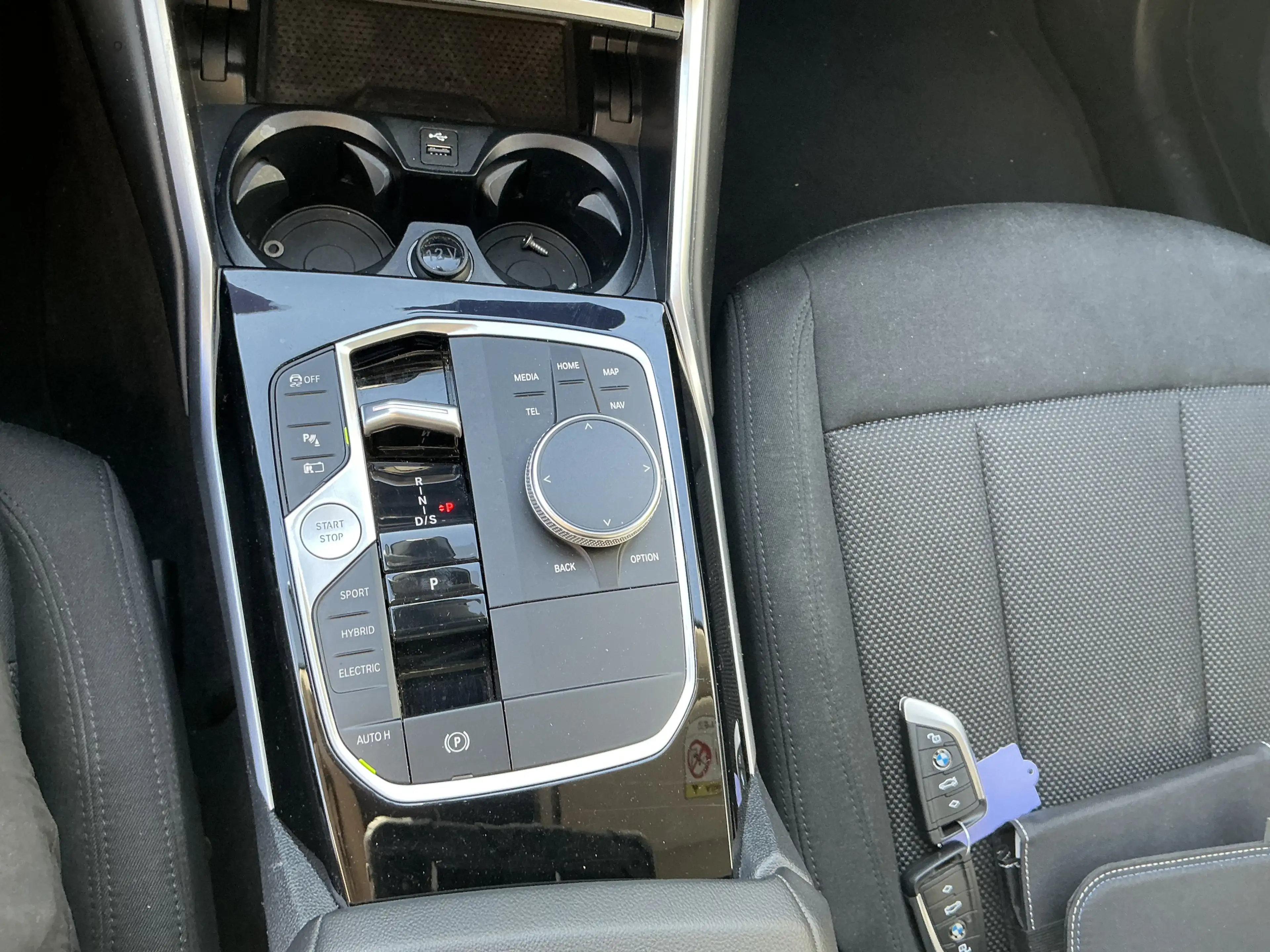 BMW 320 e Professional R.Cam Navi Ambiente LED DAB — photo 12