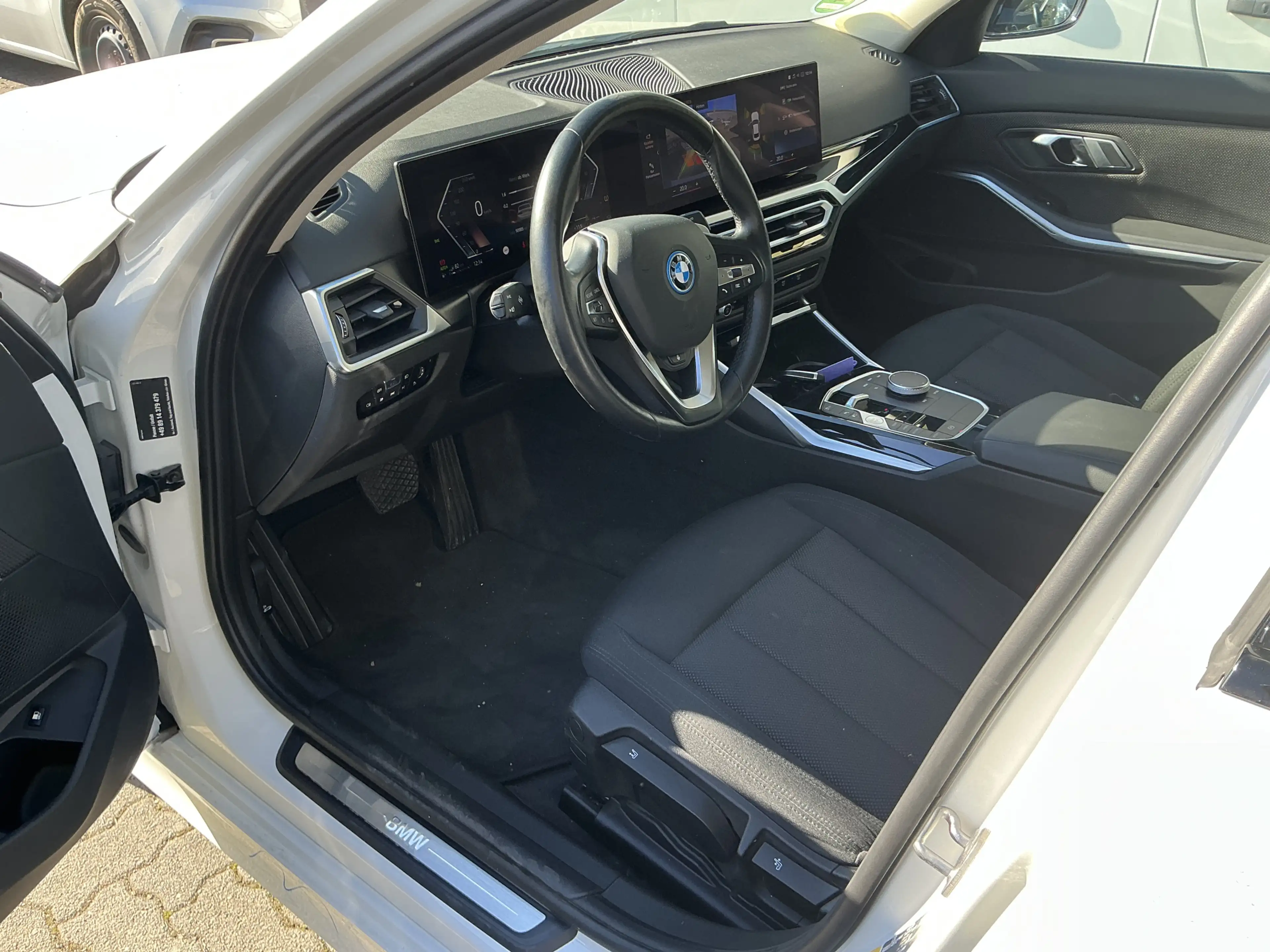 BMW 320 e Professional R.Cam Navi Ambiente LED DAB — photo 3