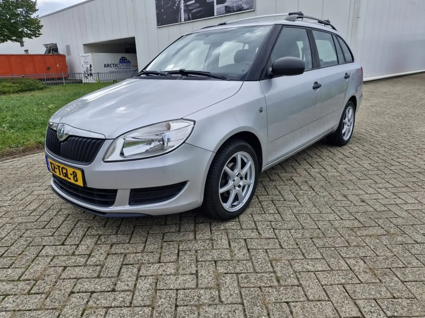 Skoda Fabia Combi 1.2-12V Fresh Grijs - 1